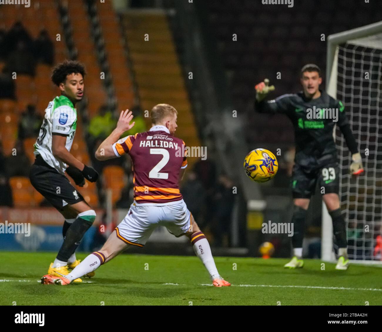 BRADFORD, GROSSBRITANNIEN. Dezember 2023. EFL-TROPHÄE: Bradford City AFC gegen Liverpool FC unter 21 Jahren Brad Halliday von Bradford City Credit Paul B Whitehurst/Alamy Live News Stockfoto