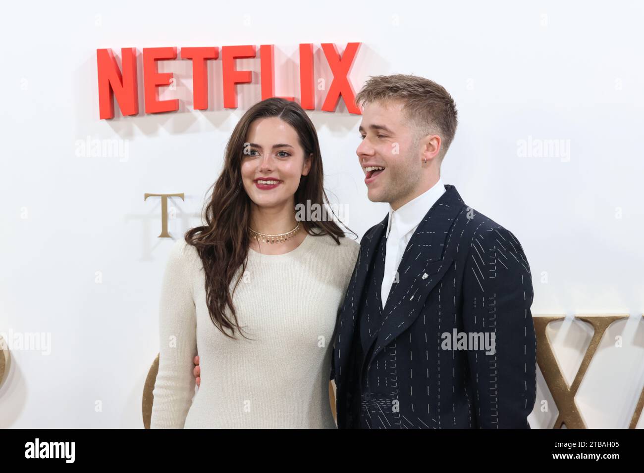 Meg Bellamy und Ed McVey, THE CROWN Finale Celebration, Final Staffel 6