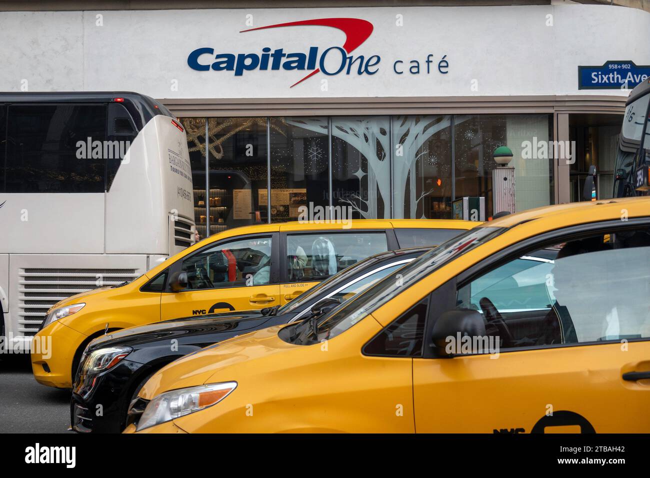 Capital One Cafés verbinden Banking mit täglichem Lifestyle, New York City, USA 2023 Stockfoto
