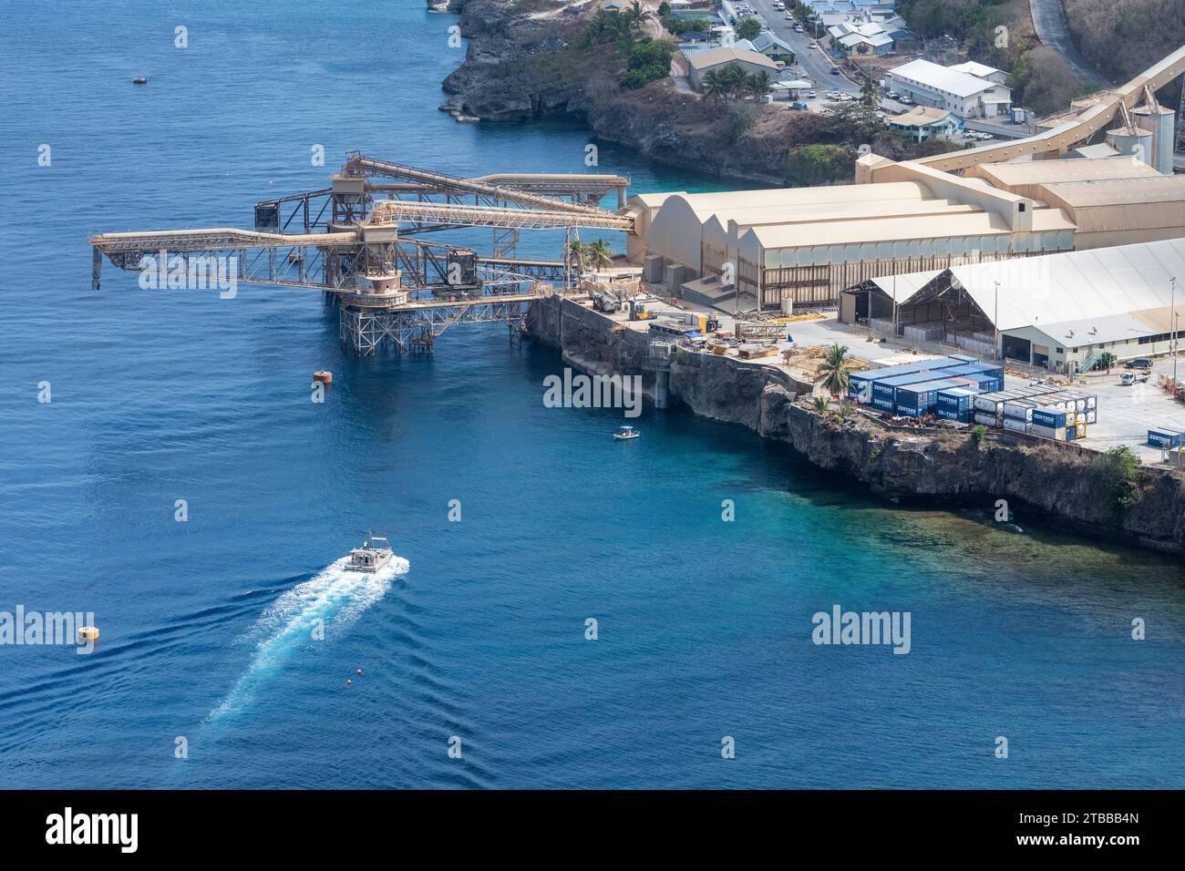Luftaufnahme der Hafeninfrastruktur für die Phosphatmine auf Christmas Island, Australien Stockfoto