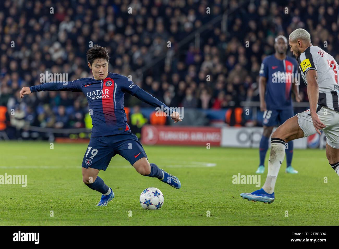 (C) Denis TRASFI / MAXPPP - à Boulogne-Billancourt au Parc des Princes le 28-11-2023 - UEFA Ligue des Champions, Ligue des Champions, Champion's League Stockfoto