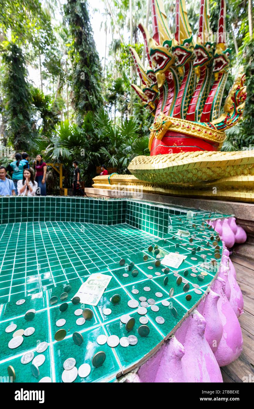 Wat Kham Chanot (Kamchanod), heiliger Naga-Brunnen und -Pool, Nagas Legende, Ban Dung, Udon Thani, Isan, Thailand, Südostasien, Asien Stockfoto