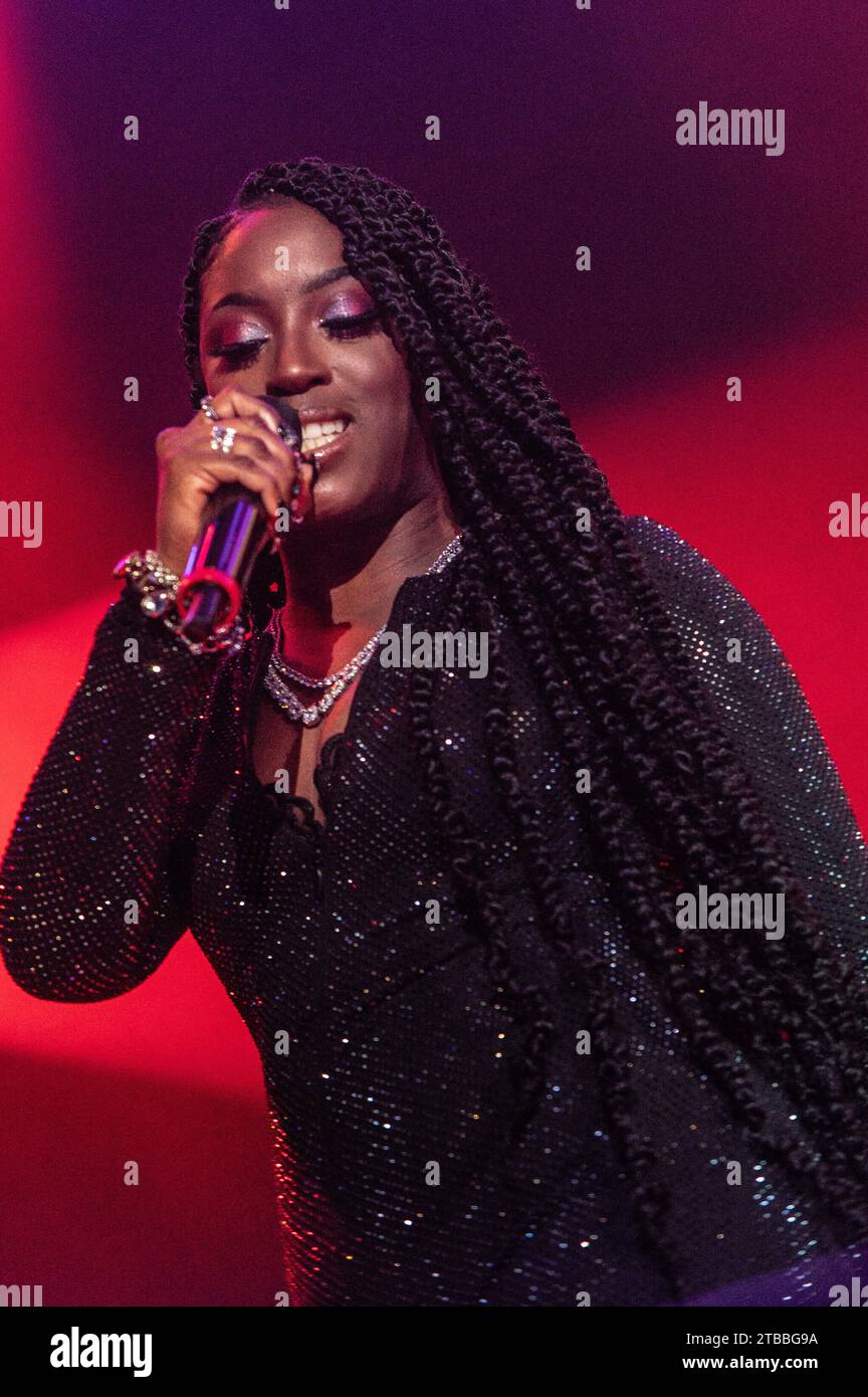 London, Vereinigtes Königreich. Dezember 2023. Die Hip-Hop-Künstlerin Queenie tritt live im Indigo O2 auf und unterstützt Jeezy in London. Cristina Massei/Alamy Live News Stockfoto