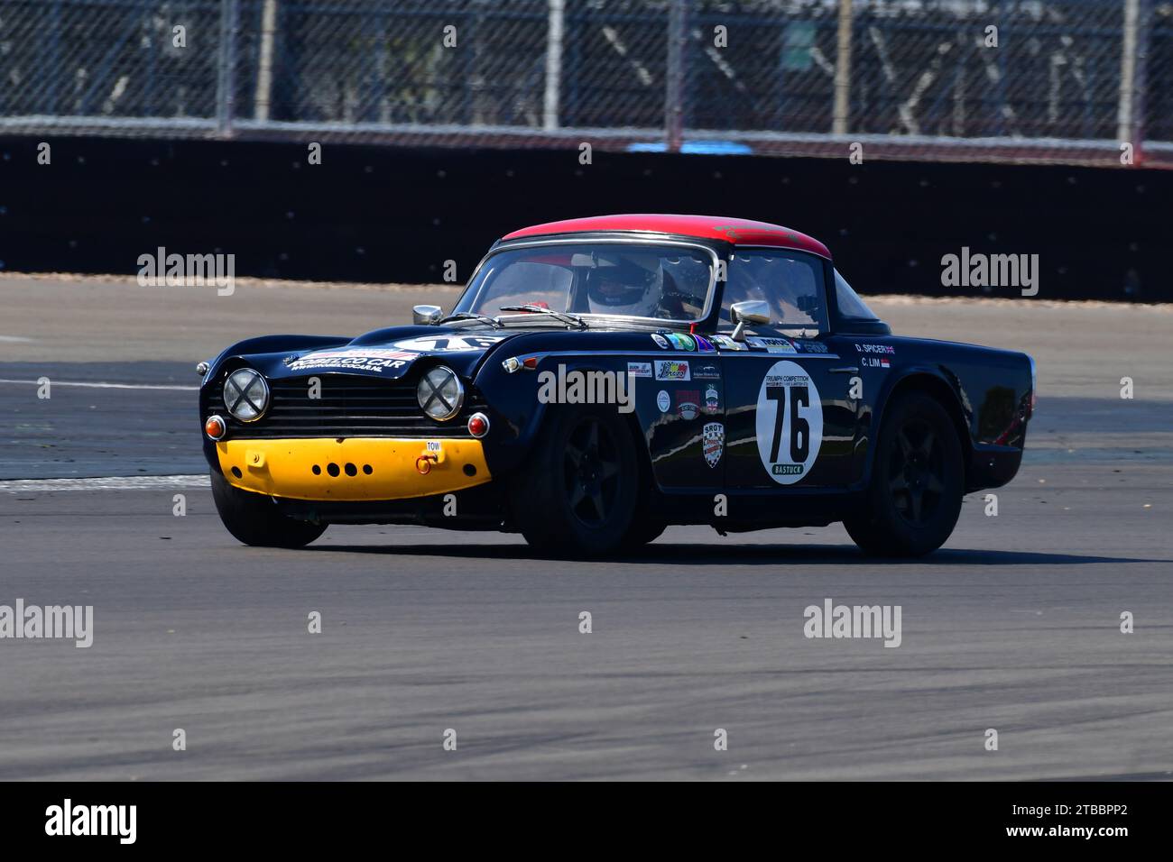 Dom Spicer, Triumph TR5, HSCC 70's Road Sports, Historic Road Sports und Historic Touring Cars, drei Klassifizierungen kombiniert in einem 25-Minuten-Rennen Stockfoto