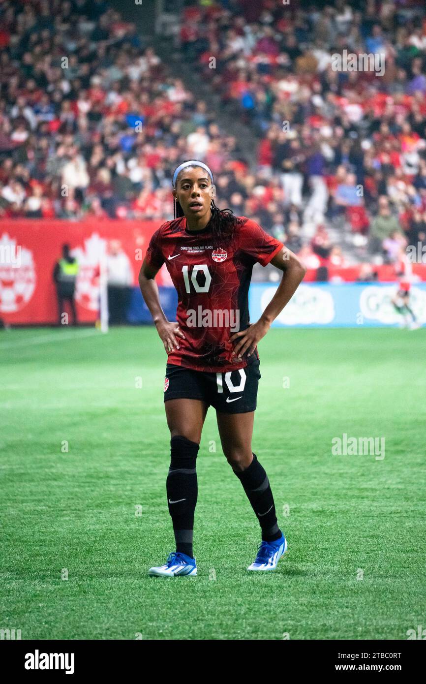 Vancouver, Kanada. Dezember 2023. Vancouver, British Columbia, Kanada, 5. Dezember 2023: Ashley Lawrence (10 Kanada) in Aktion während des Freundschaftsfußballspiels der Frauen zwischen Kanada und Australien im BC Place Stadium in Vancouver, British Columbia, Kanada (NUR REDAKTIONELLE VERWENDUNG). (Amy Elle/SPP) Credit: SPP Sport Press Photo. /Alamy Live News Stockfoto