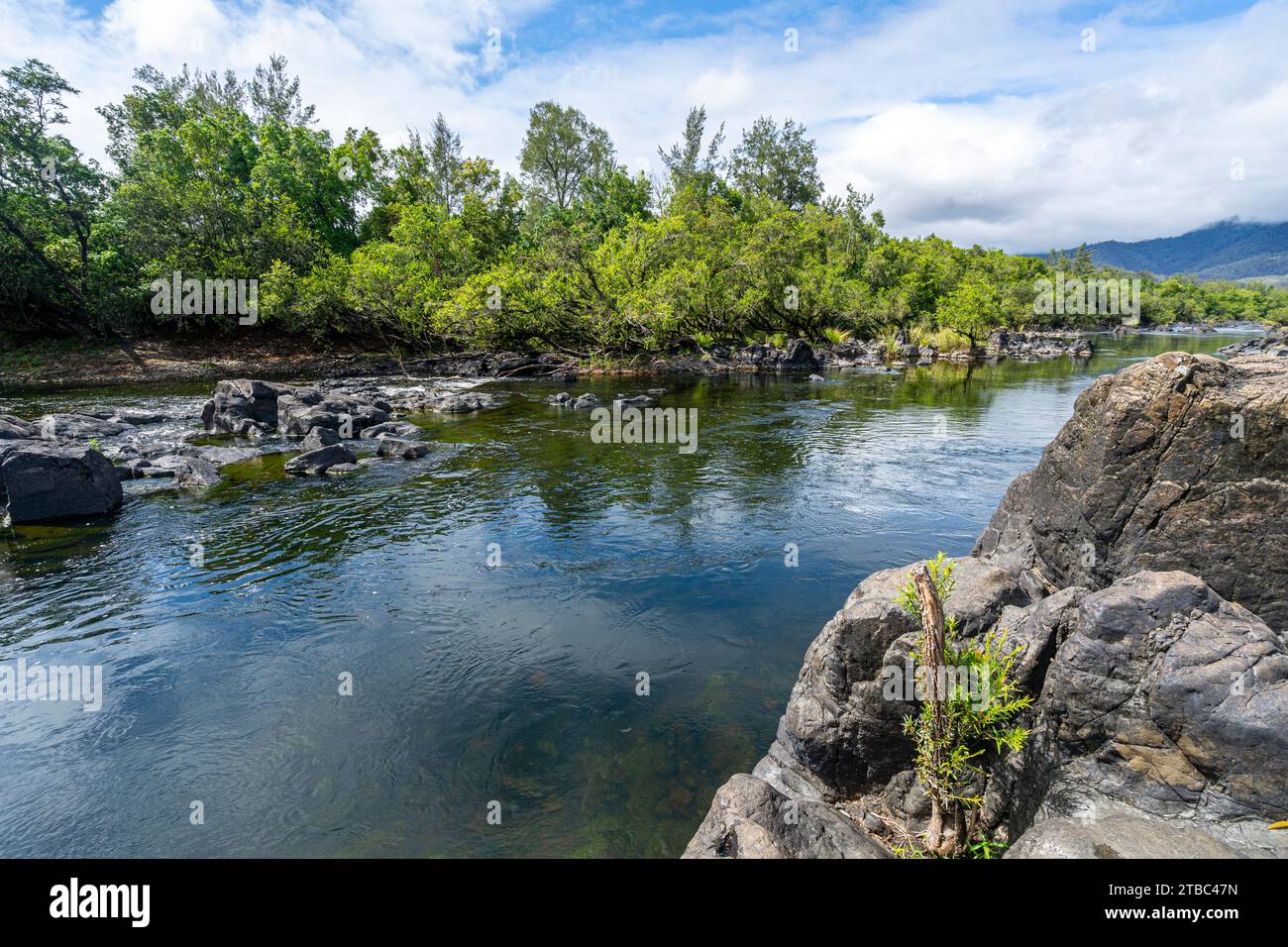 Felsiger Abschnitt des Mann River an der Cangai Bridge, Jackadgery, NSW, Australien Stockfoto