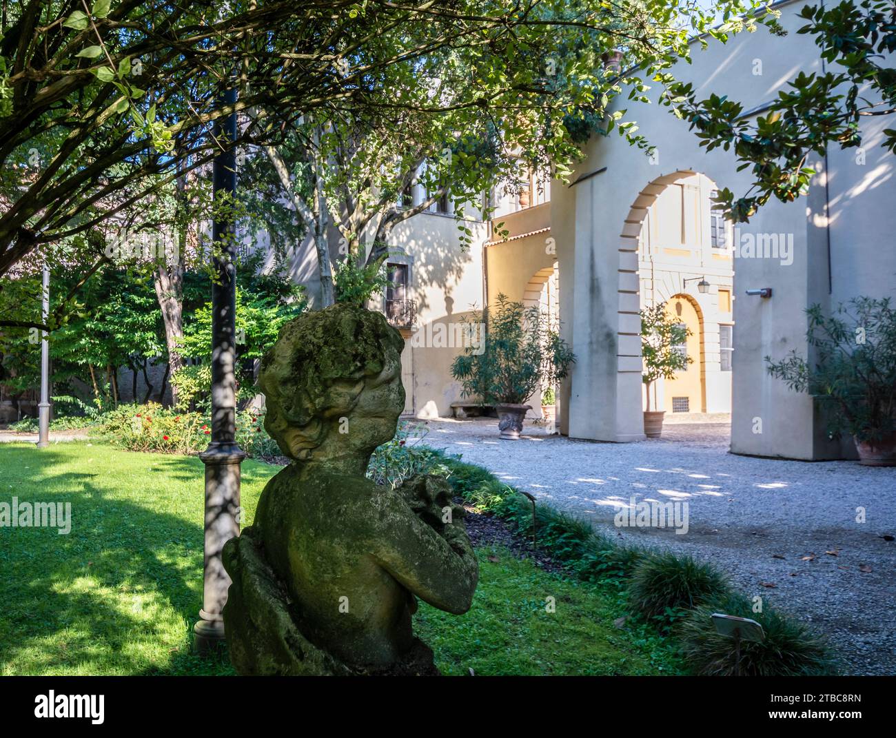 Wintergärten des historischen Palastes (Palazzo d'Arco) in Mantua, Lombardei, Italien - 10. Oktober 2021 Stockfoto