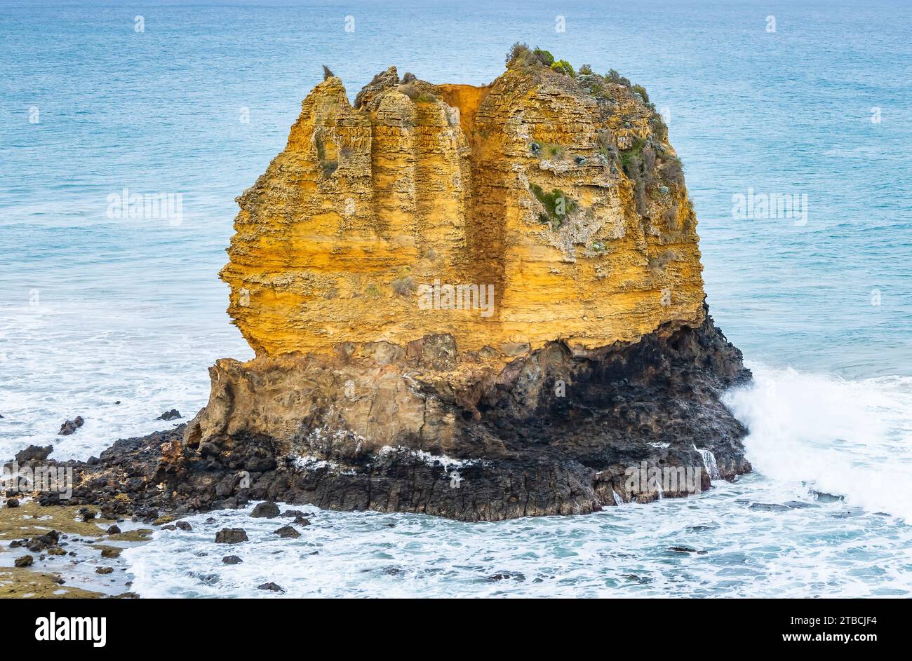 Der Eagle Rock, ein Kalksteinturm auf vulkanischen Felsen. Victoria, Australien. Stockfoto