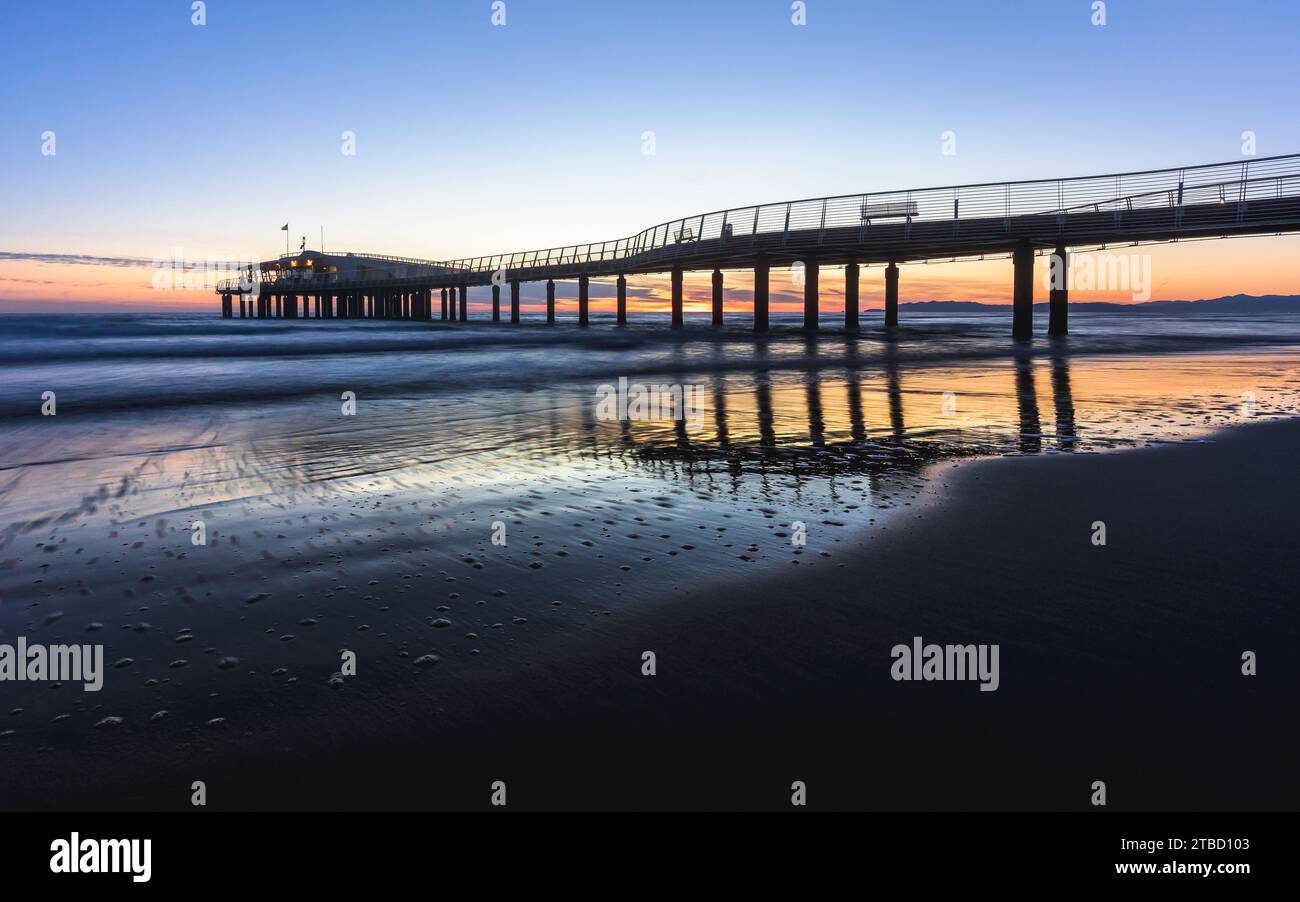 Die Farben des Abends am Pier Stockfoto