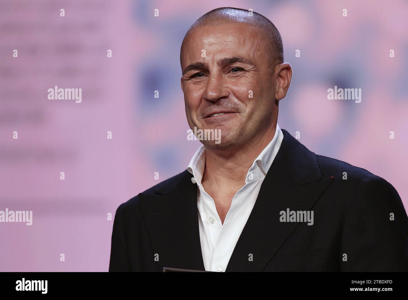 Neapel, Italien. Dezember 2023. Fabio Cannavaro ist ein italienischer Fußballtrainer und ehemaliger Fußballspieler. Als einer der größten Verteidiger seiner Generation, wenn nicht sogar einer der besten in der Fußballgeschichte, gewann er 2006 den Ballon d'Or und wurde zum FIFA-Weltspieler des Jahres gewählt. kapitän der italienischen Weltmeisterschaft 2006 während der neunten Ausgabe der Gazzetta Sports Awards, der Preisverleihung für Sportstars, organisiert von La Gazzetta dello Sport in Neapel am 6. Dezember 2023 an Bord der MSC Fantasia. Quelle: Unabhängige Fotoagentur/Alamy Live News Stockfoto