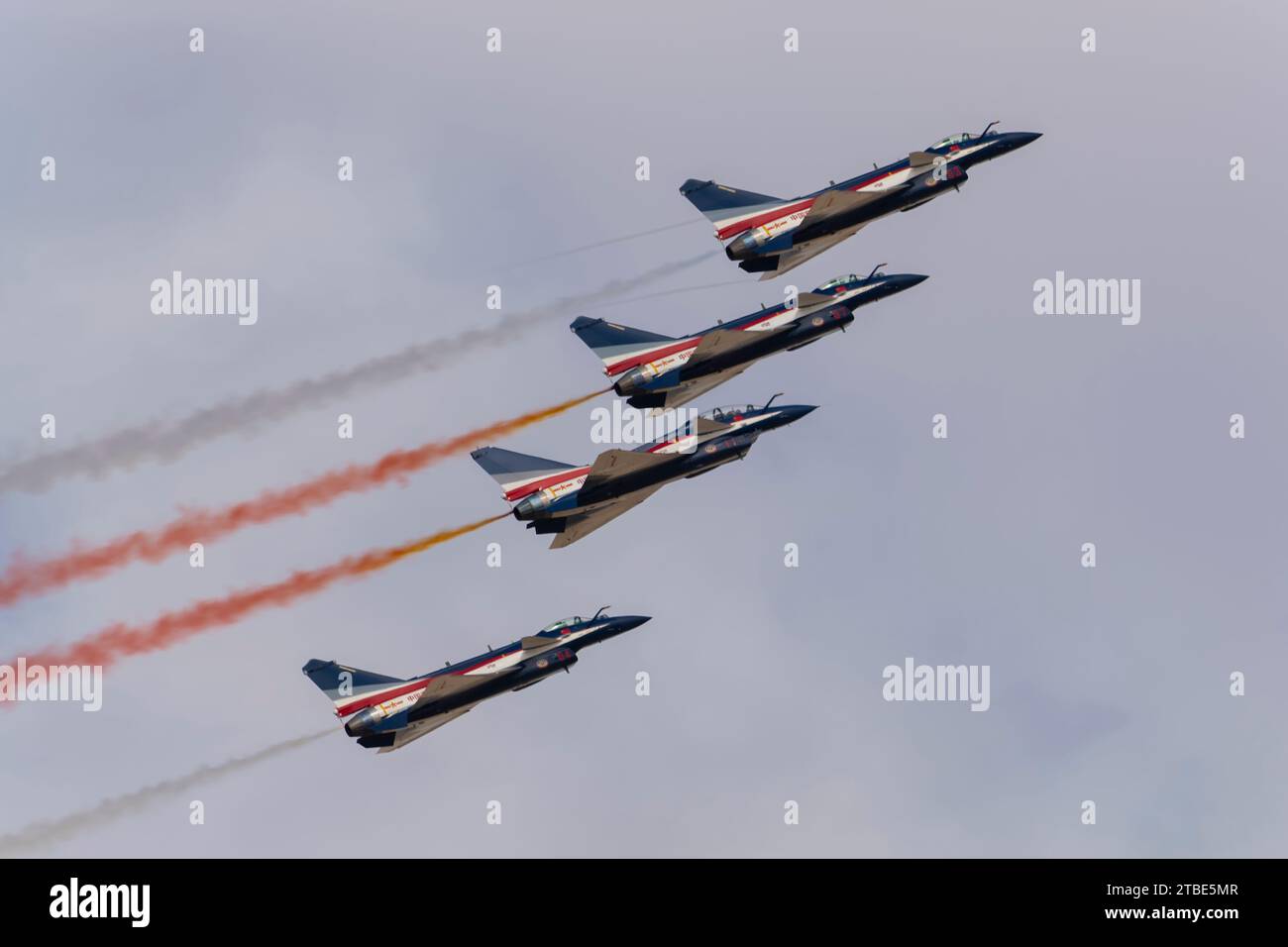 1. August Aerobatics Team auf der Dubai Air Show 2023 in Dubai, Vereinigte Arabische Emirate Stockfoto