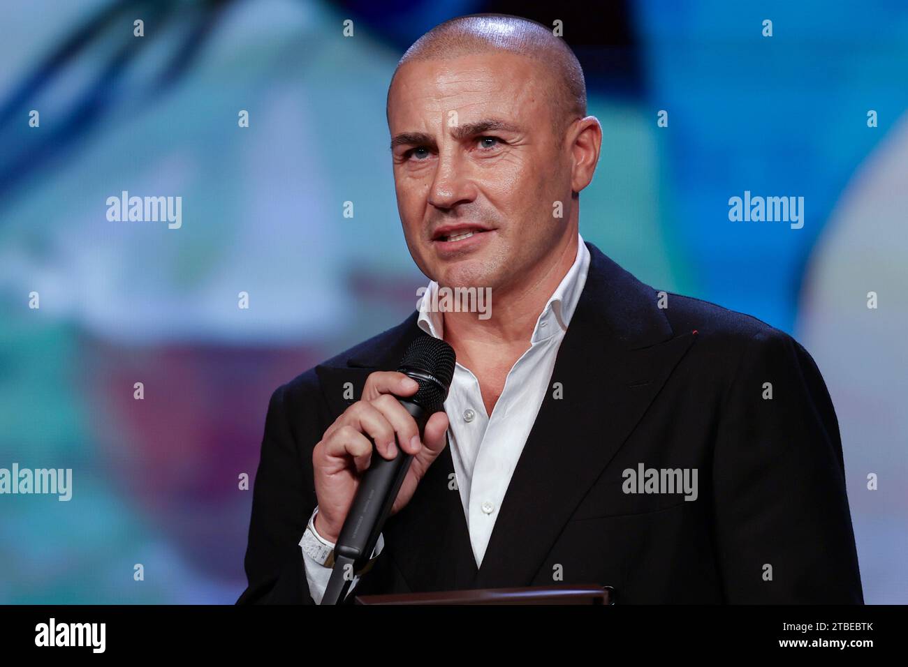 Fabio Cannavaro ist ein italienischer Fußballtrainer und ehemaliger Fußballspieler. Als einer der größten Verteidiger seiner Generation, wenn nicht sogar einer der besten in der Fußballgeschichte, gewann er 2006 den Ballon d'Or und wurde zum FIFA-Weltspieler des Jahres gewählt. kapitän der italienischen Weltmeisterschaft 2006 während der neunten Ausgabe der Gazzetta Sports Awards, der Preisverleihung für Sportstars, organisiert von La Gazzetta dello Sport in Neapel am 6. Dezember 2023 an Bord der MSC Fantasia. Stockfoto