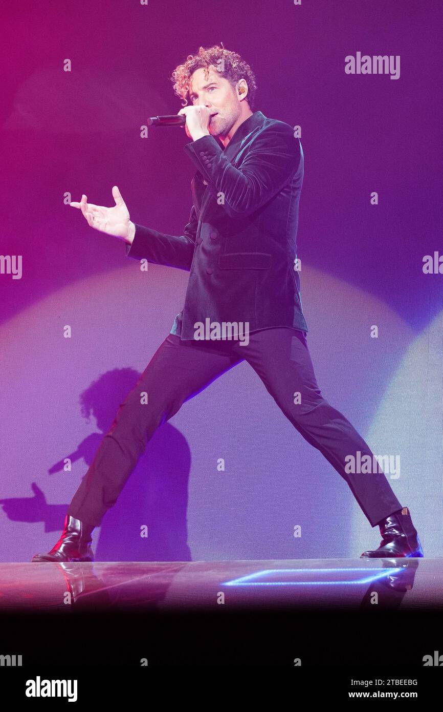 Der Sänger David Bisbal tritt während des Konzerts der I Feel Alive Tour 2023 im Wizcenter in Madrid auf, 6. Dezember 2023 Spanien Stockfoto