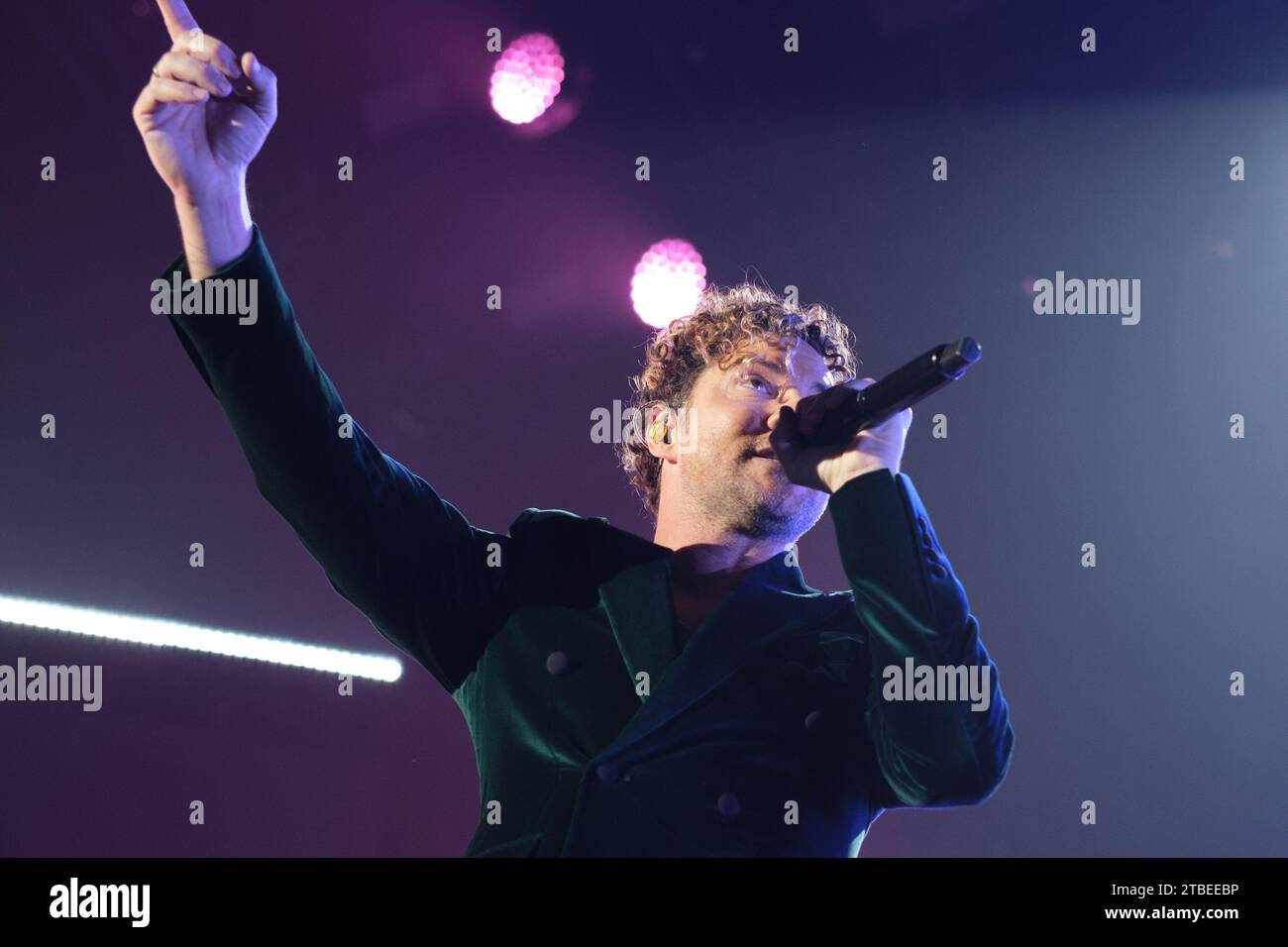 Der Sänger David Bisbal tritt während des Konzerts der I Feel Alive Tour 2023 im Wizcenter in Madrid auf, 6. Dezember 2023 Spanien Stockfoto