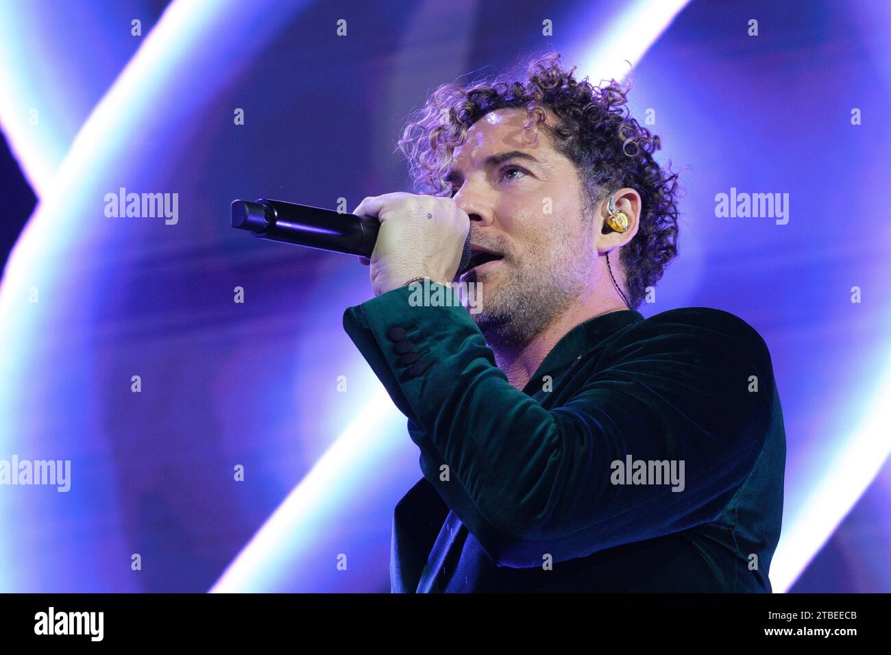 Der Sänger David Bisbal tritt während des Konzerts der I Feel Alive Tour 2023 im Wizcenter in Madrid auf, 6. Dezember 2023 Spanien Stockfoto