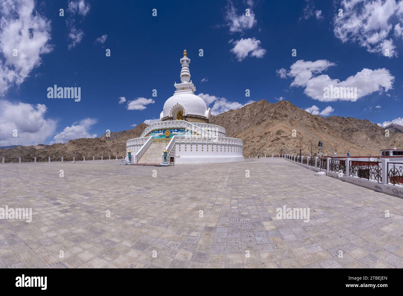 Shanti Stupa in Leh, Ladakh, Jammu und Kaschmir, Indien, Asien Stockfoto