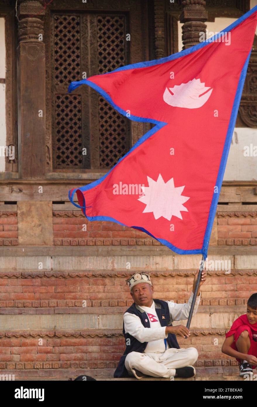 Nepal, Kathmandu, Tihar Festival, nepalesischer Flaggenträger, Stockfoto