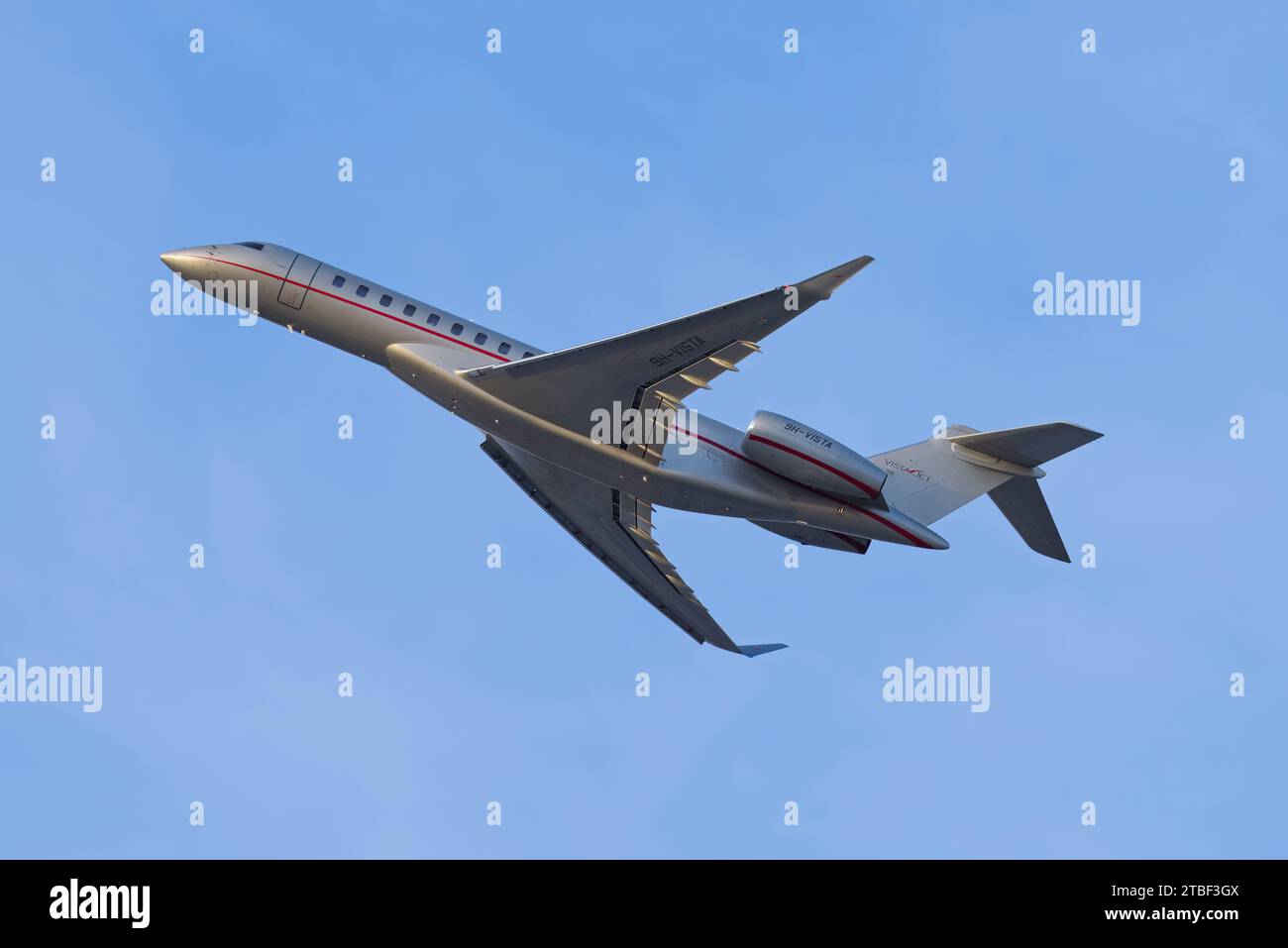 Vistajet Bombardier Global 7500 mit Registrierung 9H-VISTA gezeigt, Start ab LAX, Los Angeles International Airport. Stockfoto