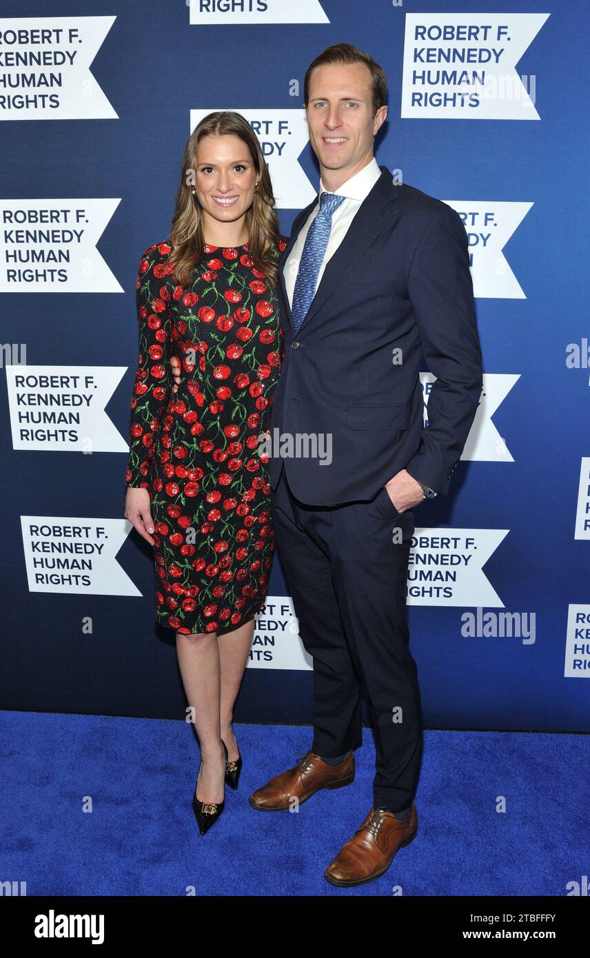 New York, USA. Dezember 2023. L-R: Mariah Kennedy-Cuomo und Tellef Lundevall nehmen am 6. Dezember 2023 an der RFK Ripple of Hope Award Gala im NY Hilton Hotel in New York, NY Teil. (Foto: Stephen Smith/SIPA USA) Credit: SIPA USA/Alamy Live News Stockfoto