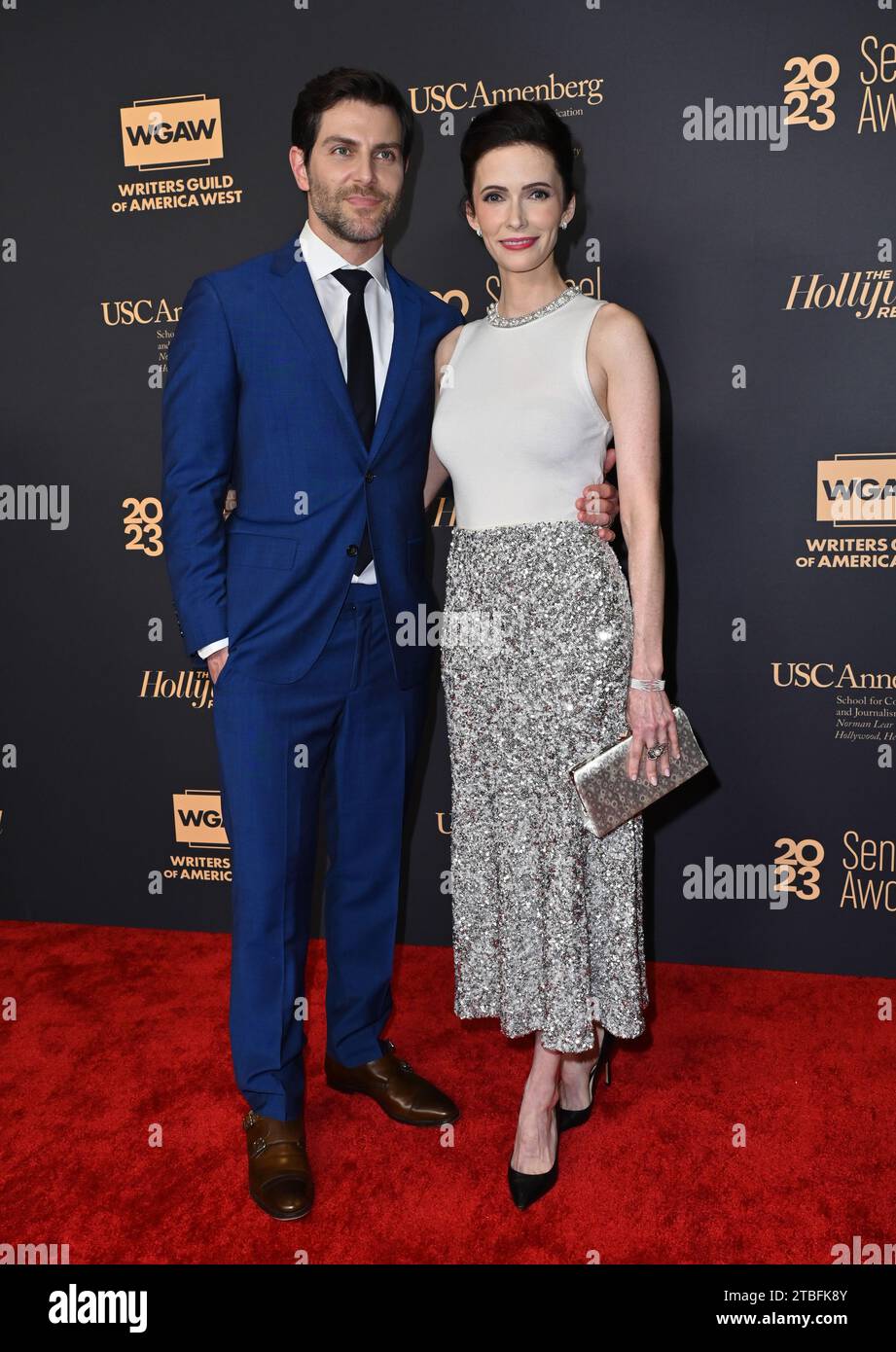 Los Angeles, USA. Dezember 2023. LOS ANGELES, USA. 6. Dezember 2023: Elizabeth Tulloch und David Giuntoli bei den Sentinel Awards 2023 im Writers Guild Theatre Picture Credit: Paul Smith/Alamy Live News Stockfoto