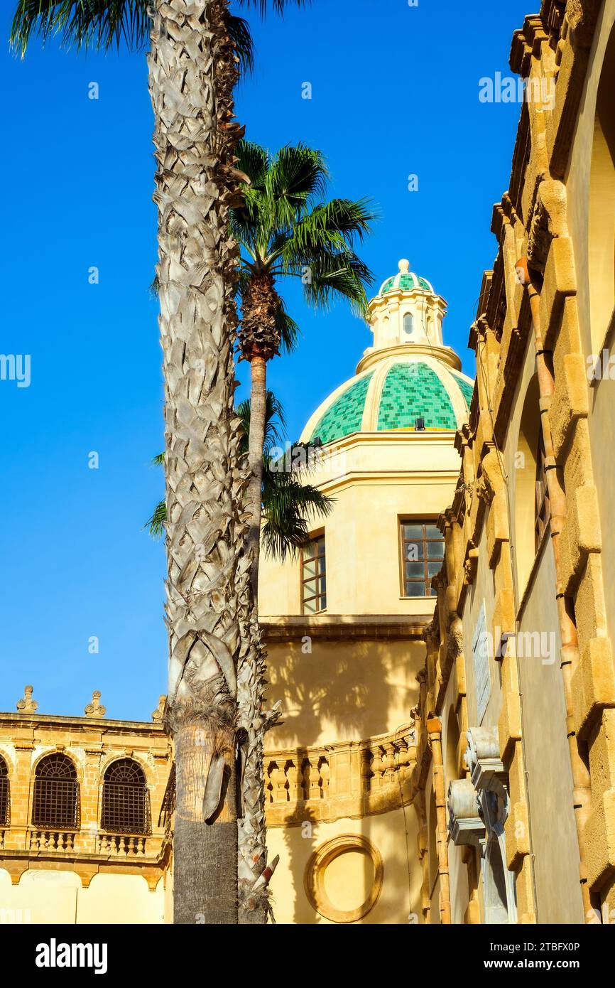 Basilika Cattedrale del Santissimo Salvatore Domes in Mazara del Vallo - Provinz Trapani, Sizilien, Italien Stockfoto