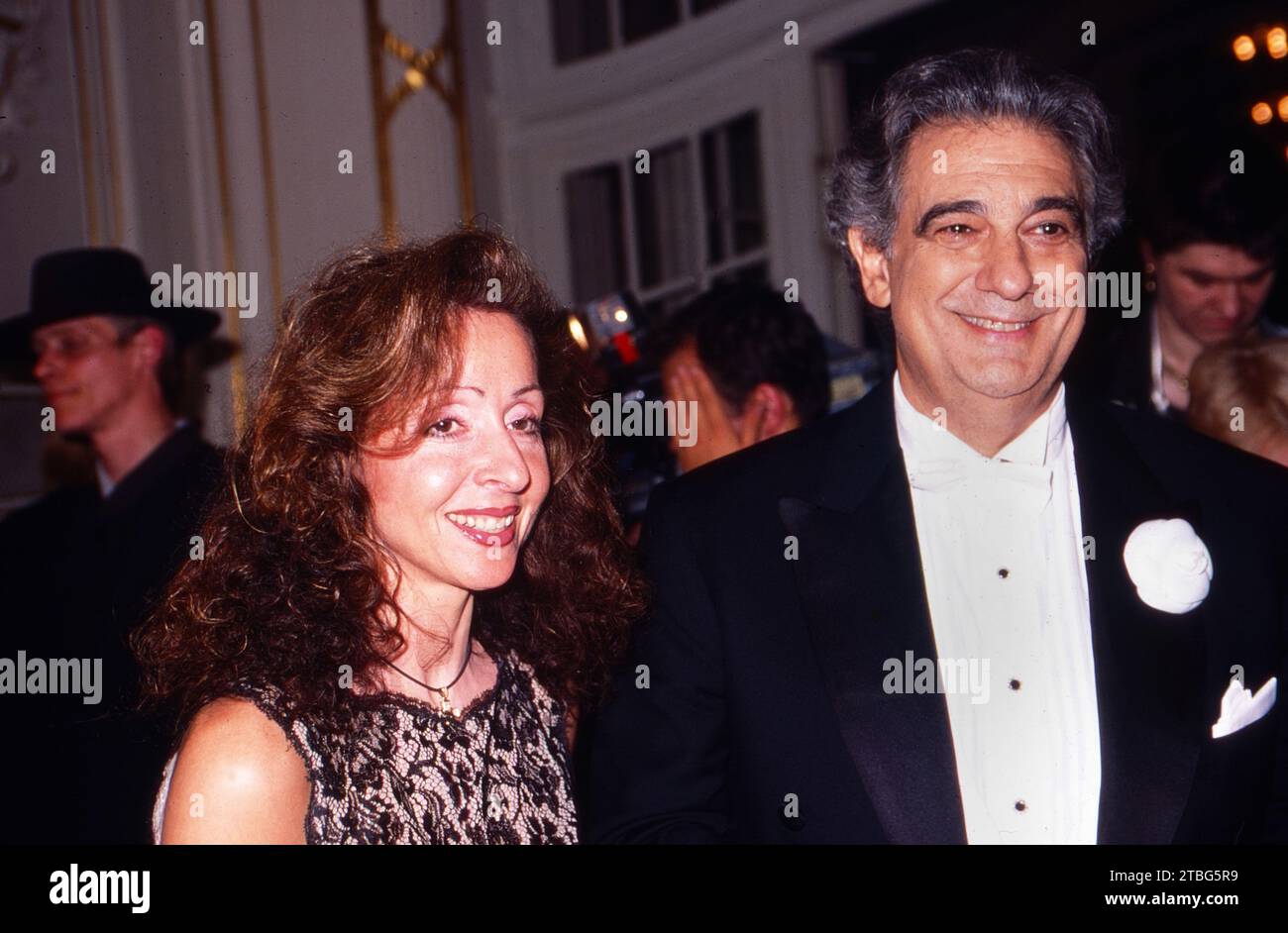 Sängerin Vicky Leandros, und Opernsänger Placido Domingo, bei einer festlichen Veranstaltung, um 1998. Stockfoto