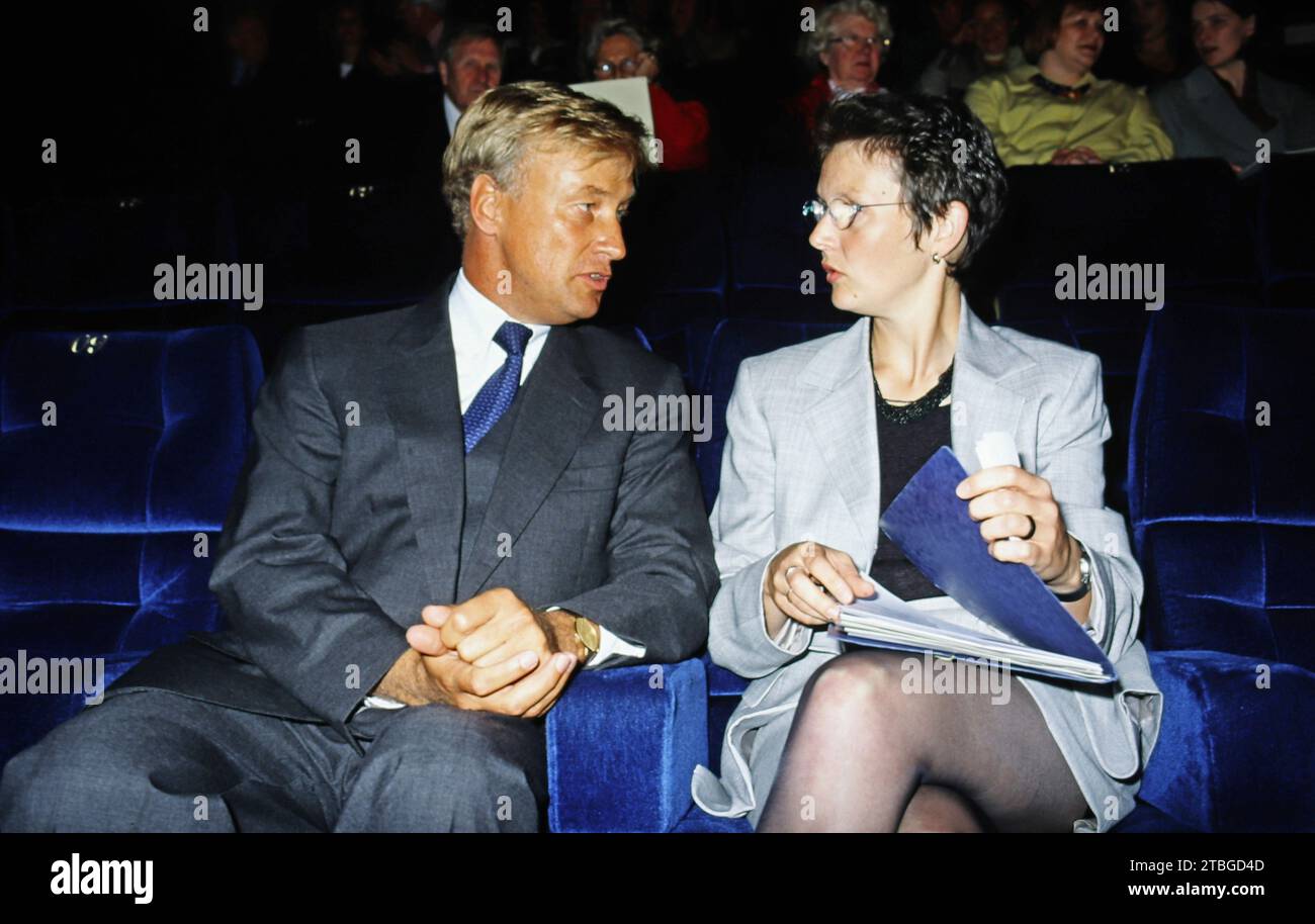 CDU Politiker Ole von Beust mit Bundesfamilienministerin Claudia Nolte, bei einer Veranstaltung, um 1997. Stockfoto