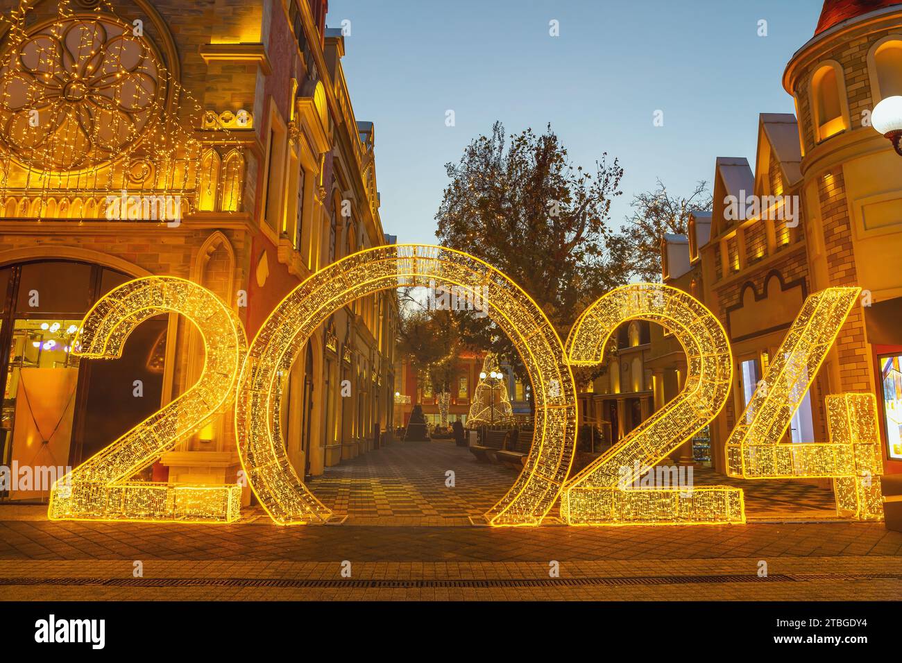 Ein echtes Foto symbolisiert den Beginn des neuen Jahres 2024. Stockfoto