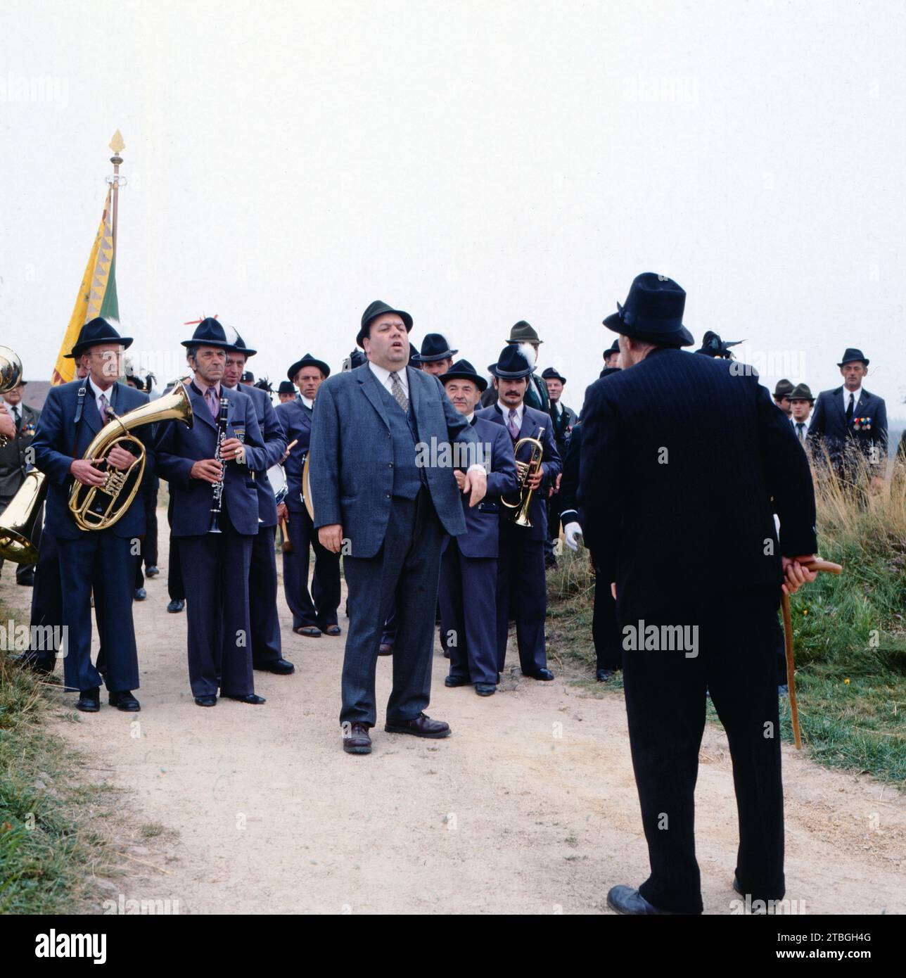 Der Mond ist nur a nackerte Kugel, ARD Fernsehfilm, Regie: Jörg Graser, Deutschland, 1980, Szene Dorfmusikanten: Karl Friedrich, Sigfrit Steiner. Der Mond ist nur a nackerte Kugel, TV-Film, Regie: Jörg Graser, Deutschland, 1980, Szene mit Blasmusikern, Karl Friedrich, Sigfrit Steiner. Stockfoto