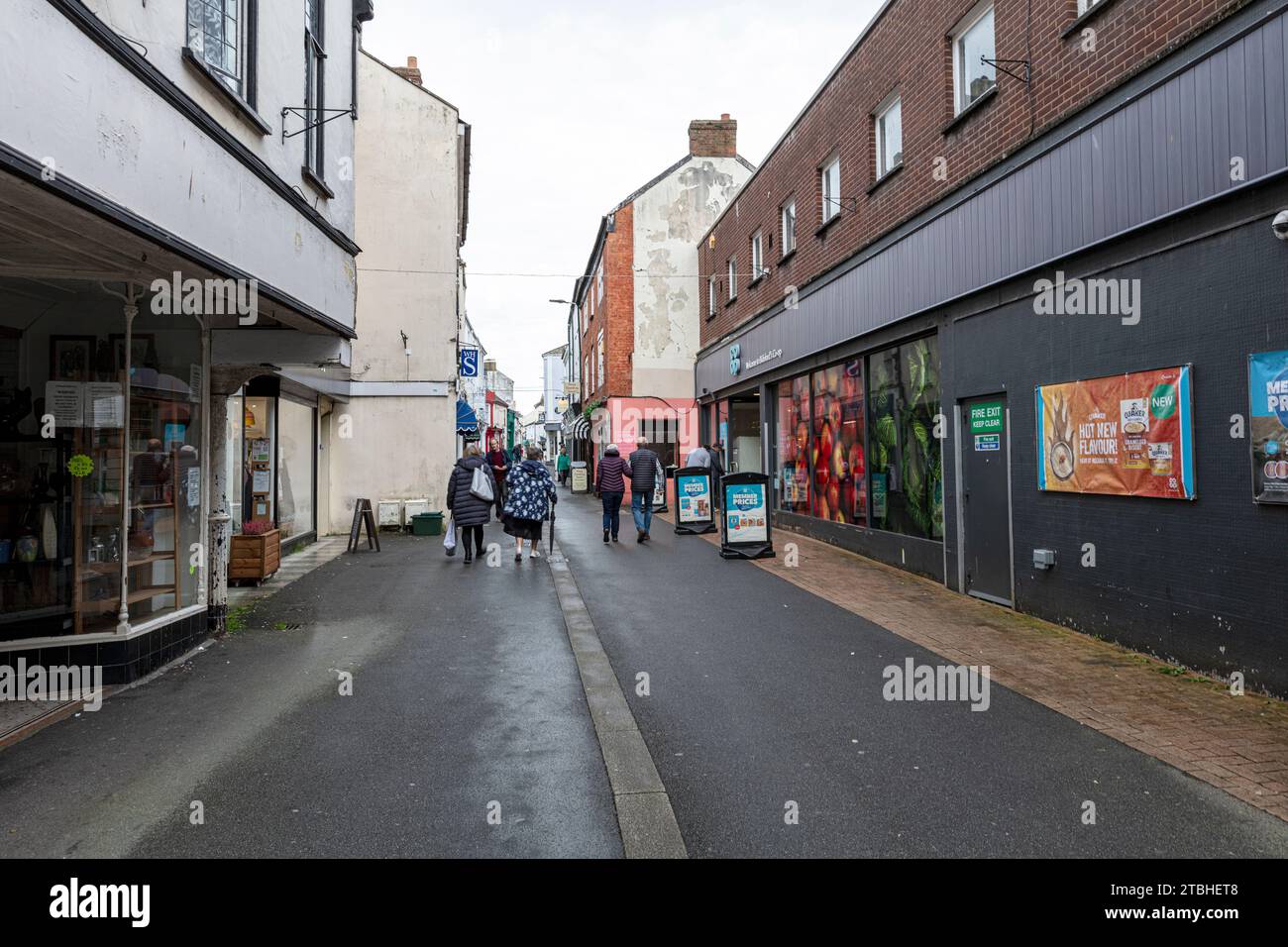 Bideford Town, Devon, Großbritannien, England, Bideford UK, Bideford Devon, Bideford Town, Bideford England, Town, Towns, Stadtzentrum, Geschäfte, Geschäfte, Hauptstraße Stockfoto