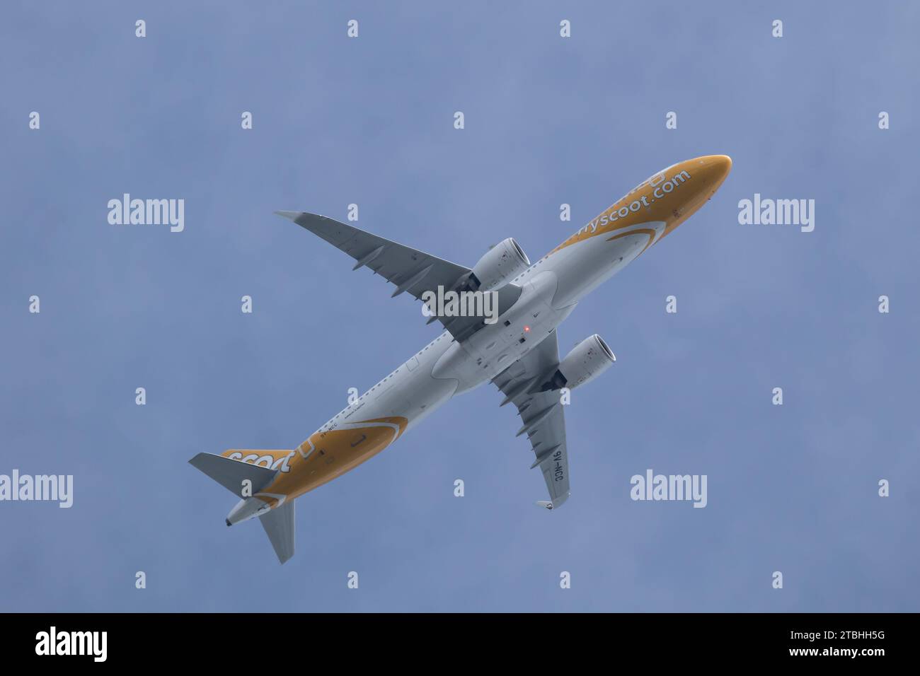 Chiangmai, Thailand - 1. Oktober 2023: 9V-NCC Airbus A321NEO von Tiger Air. Fahren Sie vom Flughafen Chiangmai nach Singapur. Stockfoto