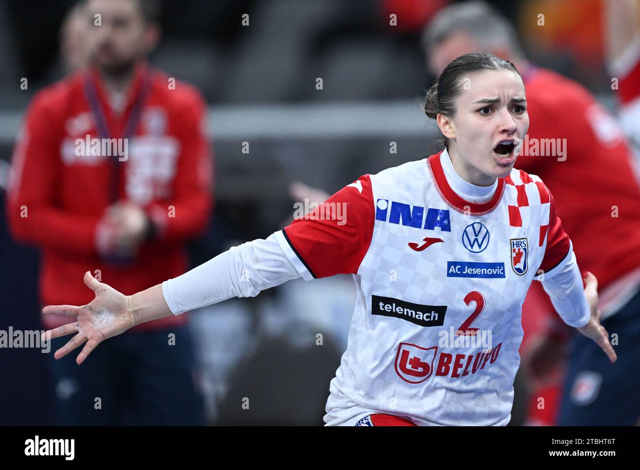 GÖTEBORG, SCHWEDEN 20231207die Kroatische Nikolina Zadravec feiert während des Handballspiels der IHF Frauen-Weltmeisterschaft zwischen Montenegro und Croa Stockfoto