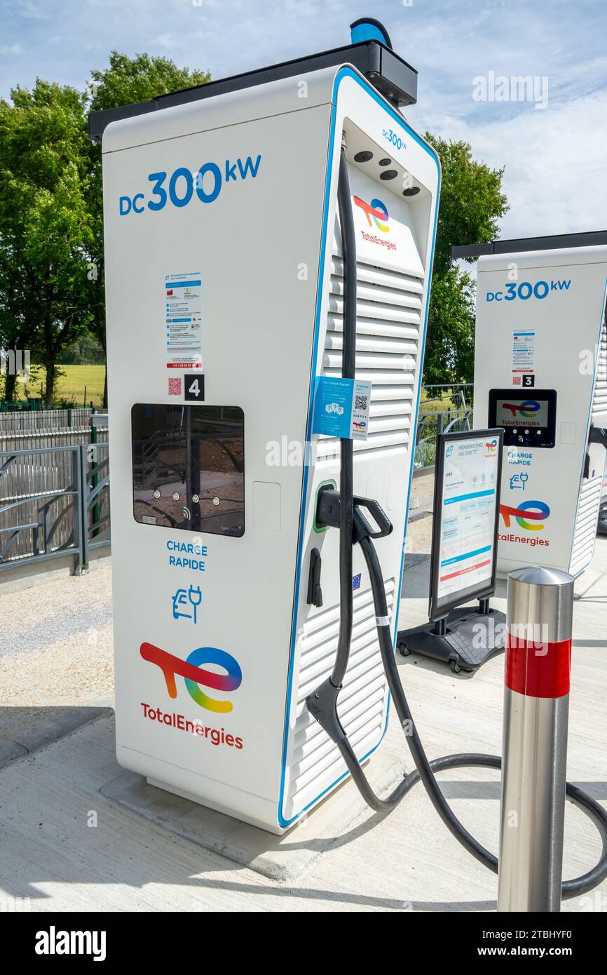Gesamtenergie-Ladestation für Elektroautos in Frankreich Stockfoto
