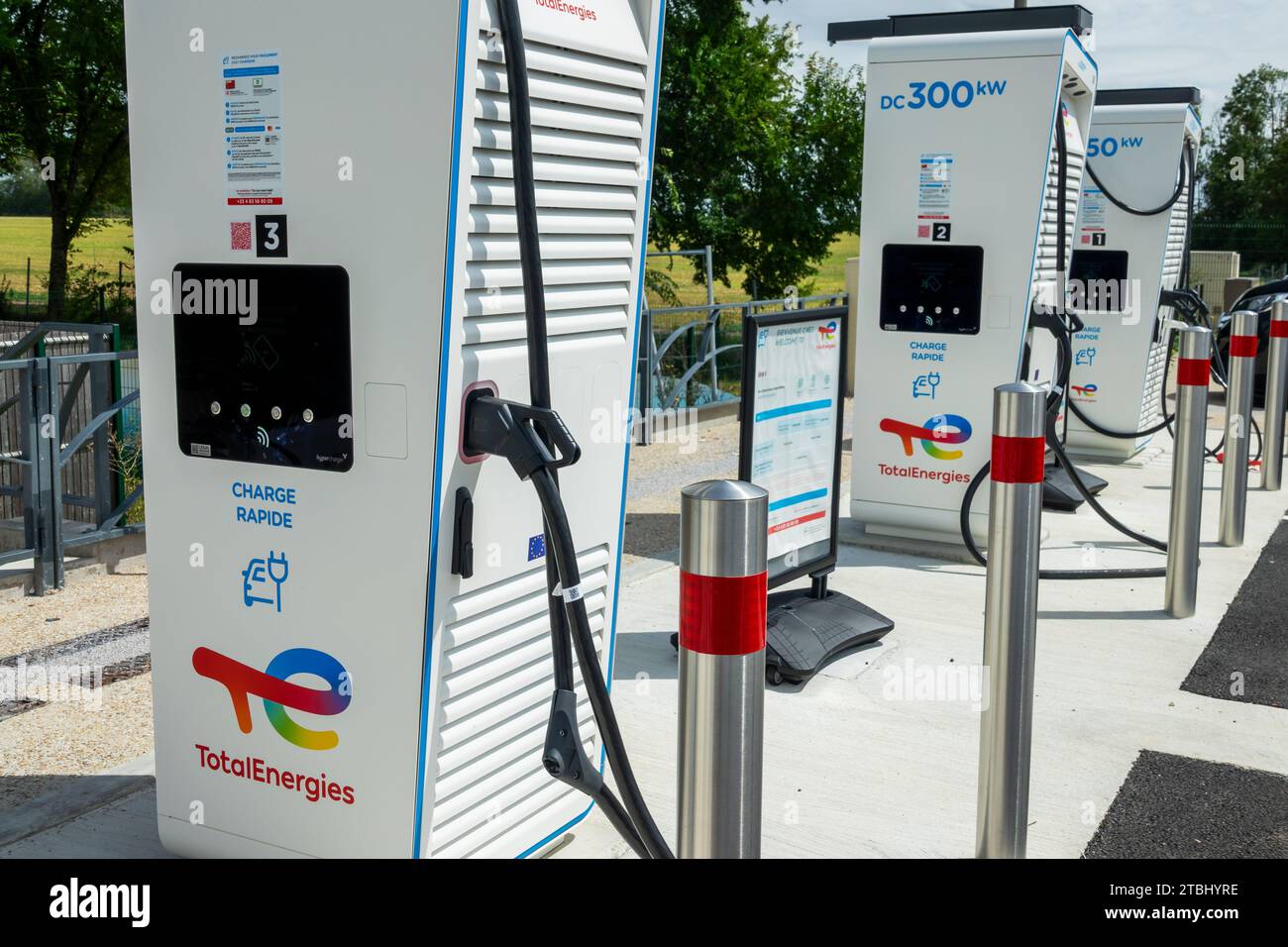Gesamtenergie-Ladestation für Elektroautos in Frankreich Stockfoto