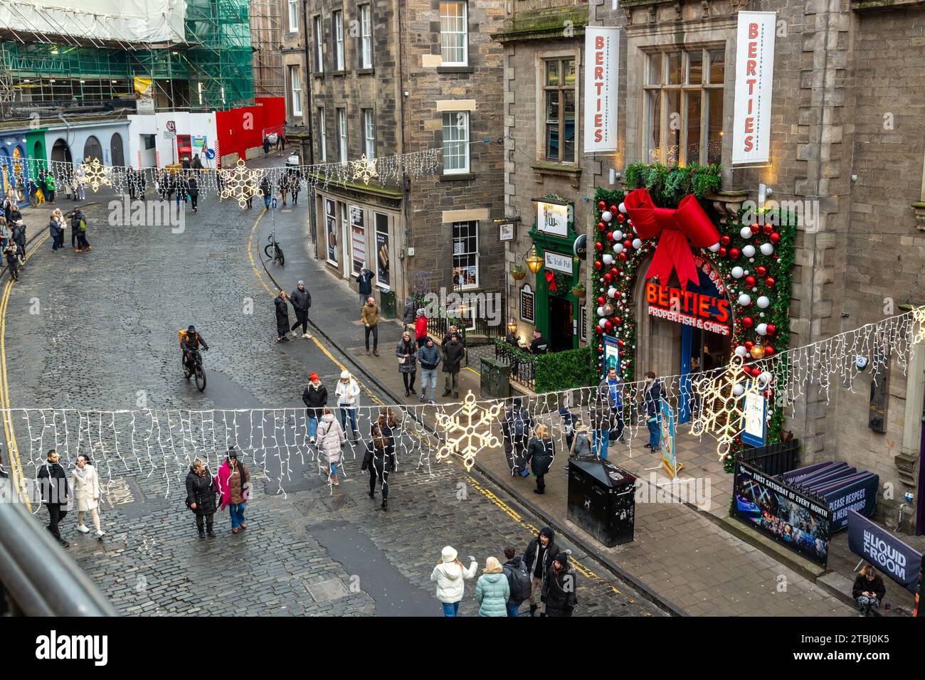 Weihnachtsdekoration in West Bow Edinburgh Stockfoto
