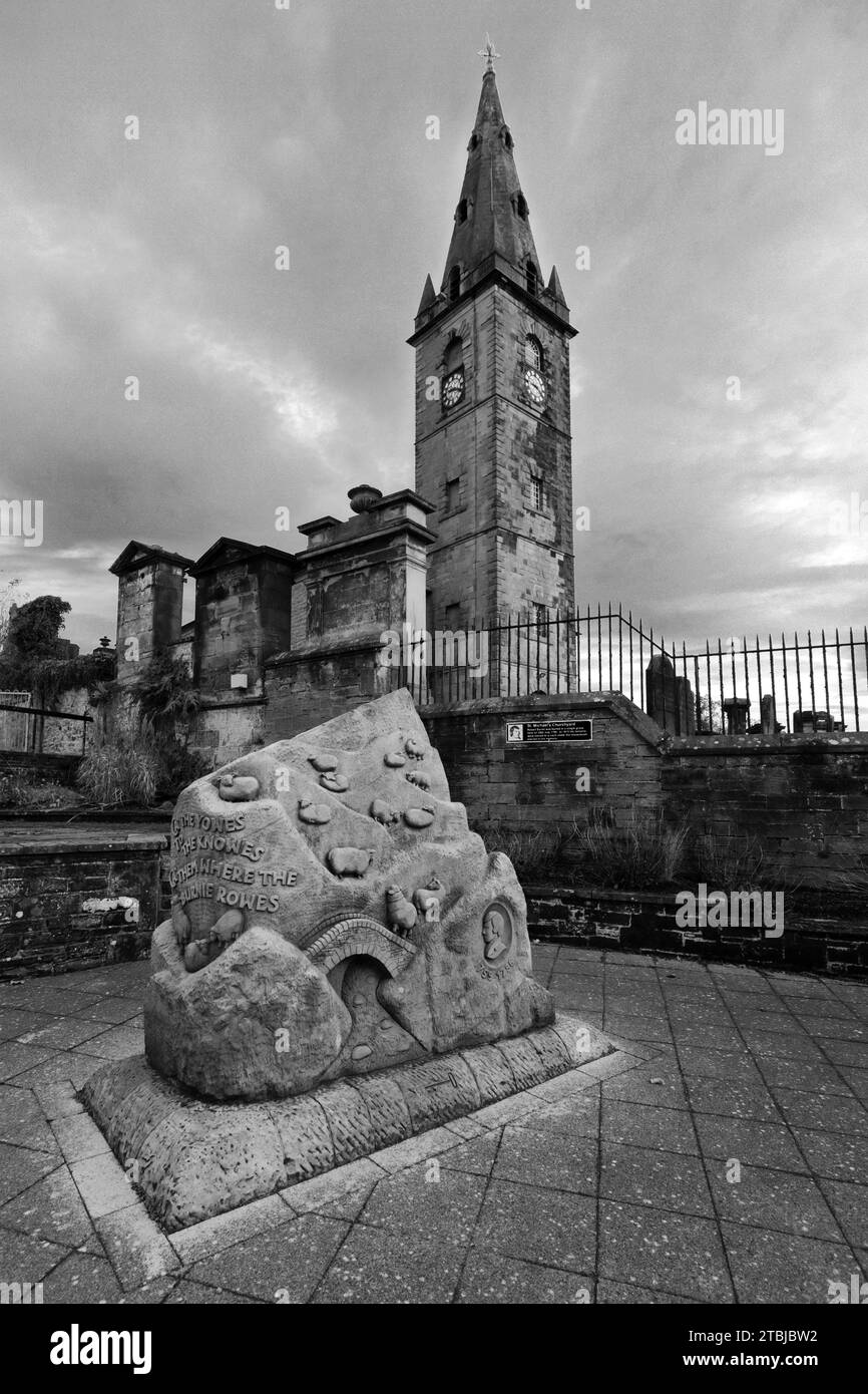 Das Gedicht Rock vor St Michael’s and South Parish Church, Dumfries Town, Dumfries and Galloway, Schottland, Großbritannien der Dichter Robert Burns ist in der beerdigten Kirche begraben Stockfoto