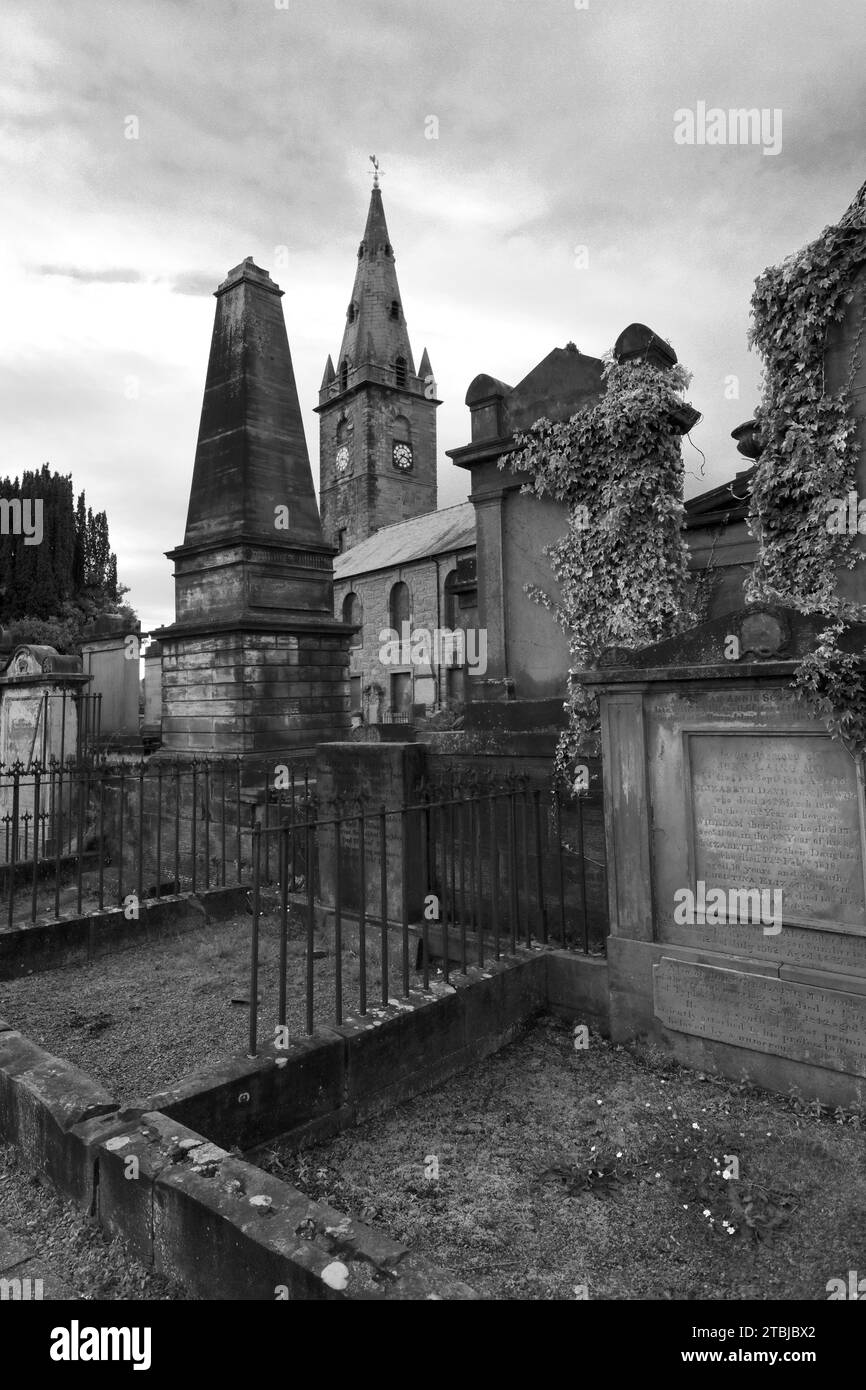 St Michael’s and South Parish Church, Dumfries Town, Dumfries and Galloway, Schottland, Großbritannien der Dichter Robert Burns ist auf dem Friedhof begraben. Stockfoto