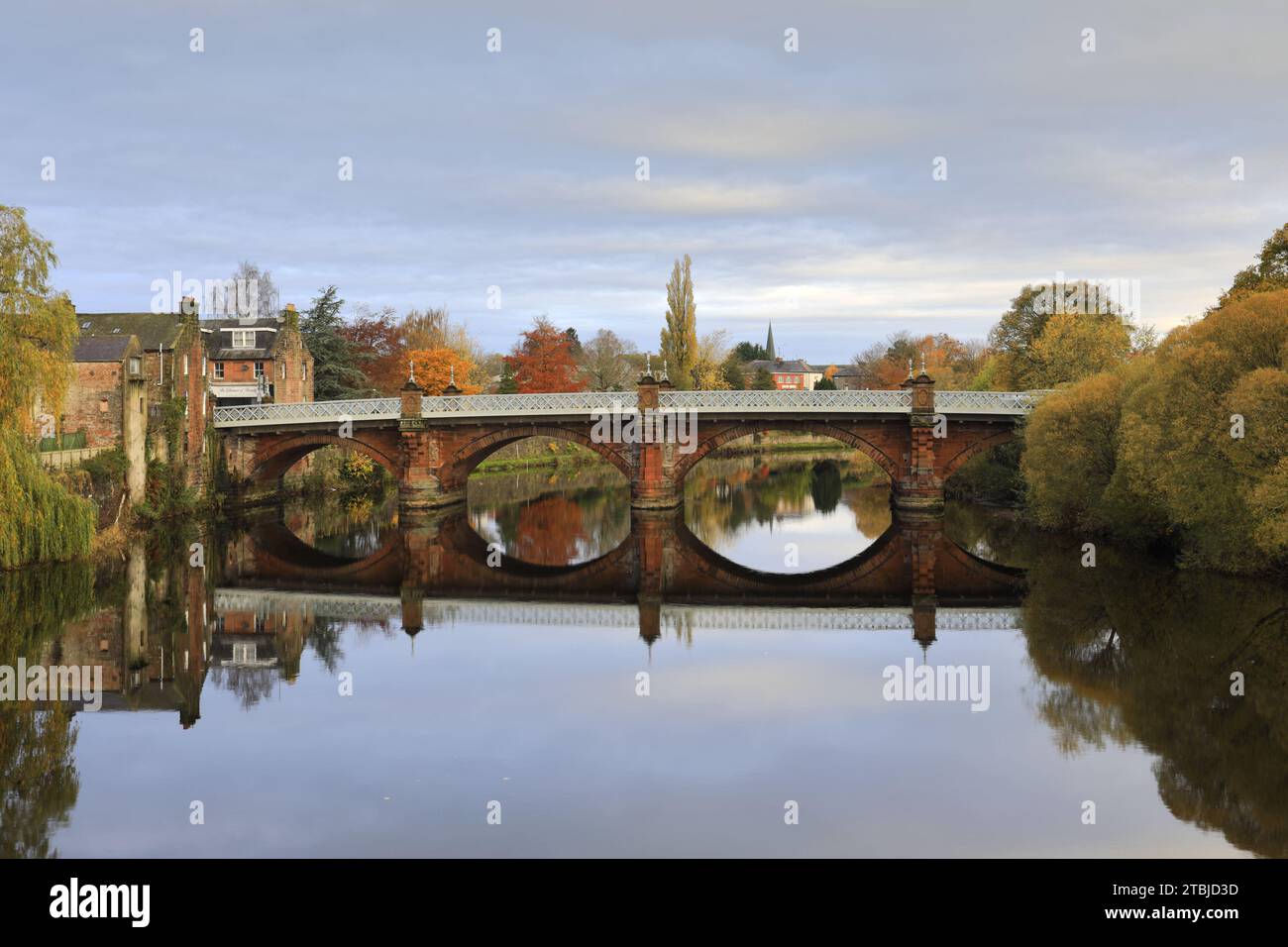 Die Buccleuch Street Brücke über den Fluss Nith, Dumfries Town, Dumfries and Galloway, Schottland, Großbritannien Stockfoto