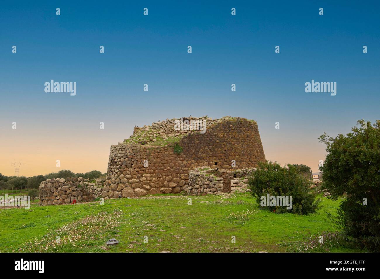nuraghe-losa-alt-fotos-und-bildmaterial-in-hoher-aufl-sung-alamy