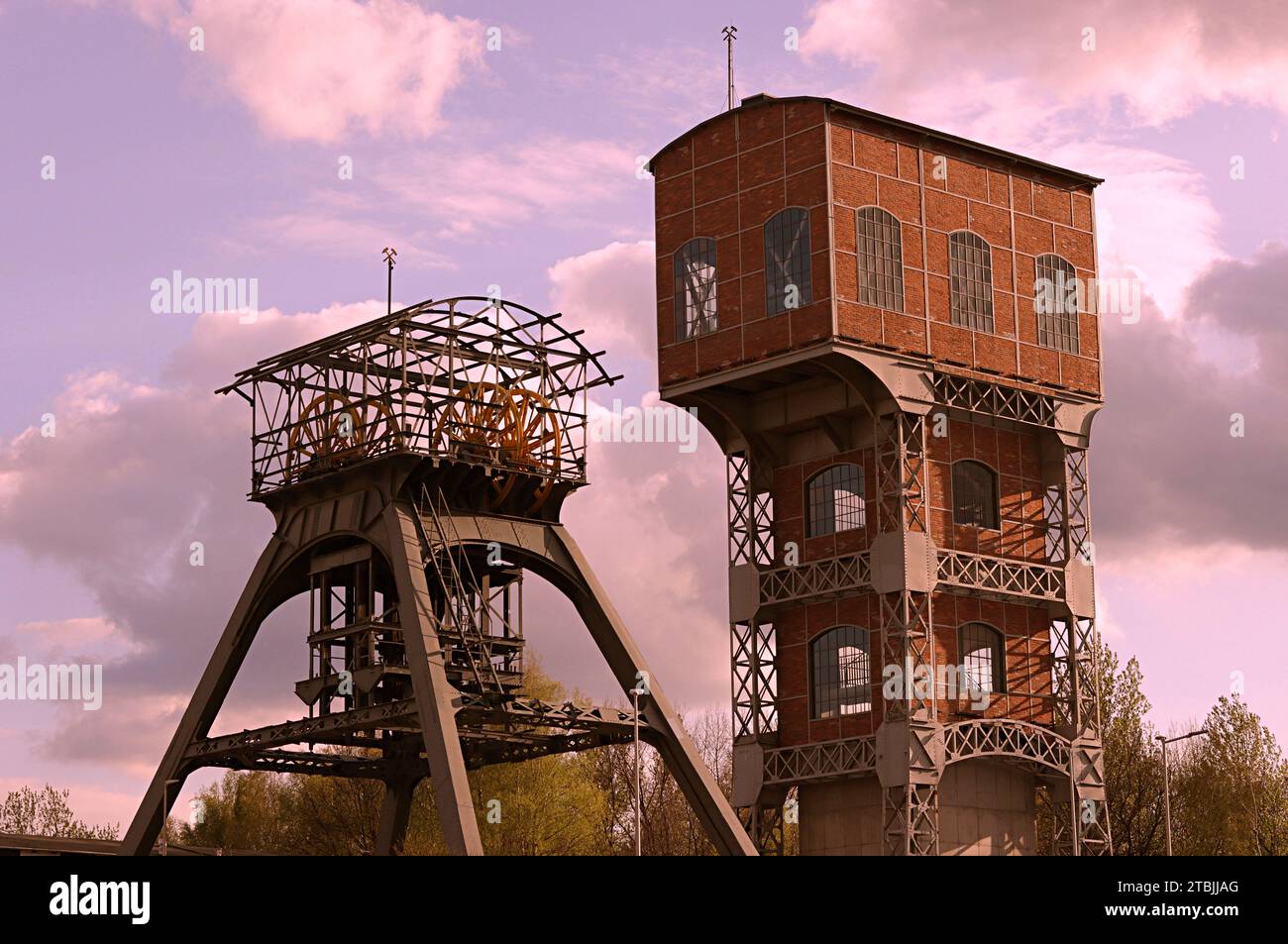 Bergbauschacht, Hubturm des geschlossenen Steinkohlebergwerks Swietochlowice Polen. Stockfoto