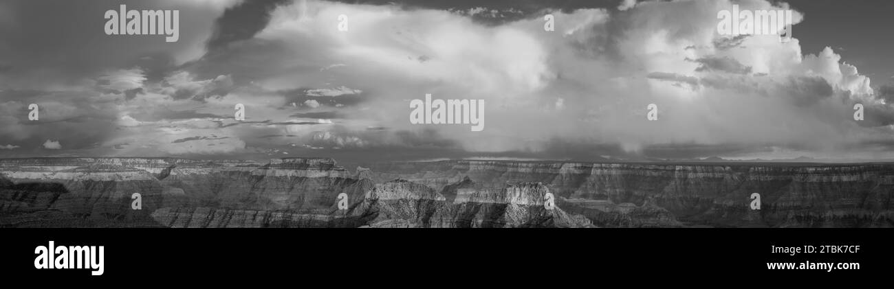 Panoramaaufnahme des spektakulären Grand Canyon, aufgenommen vom abgelegenen Punkt Sublime am Nordrand. Grand Canyon National Park, Arizona, USA. Stockfoto