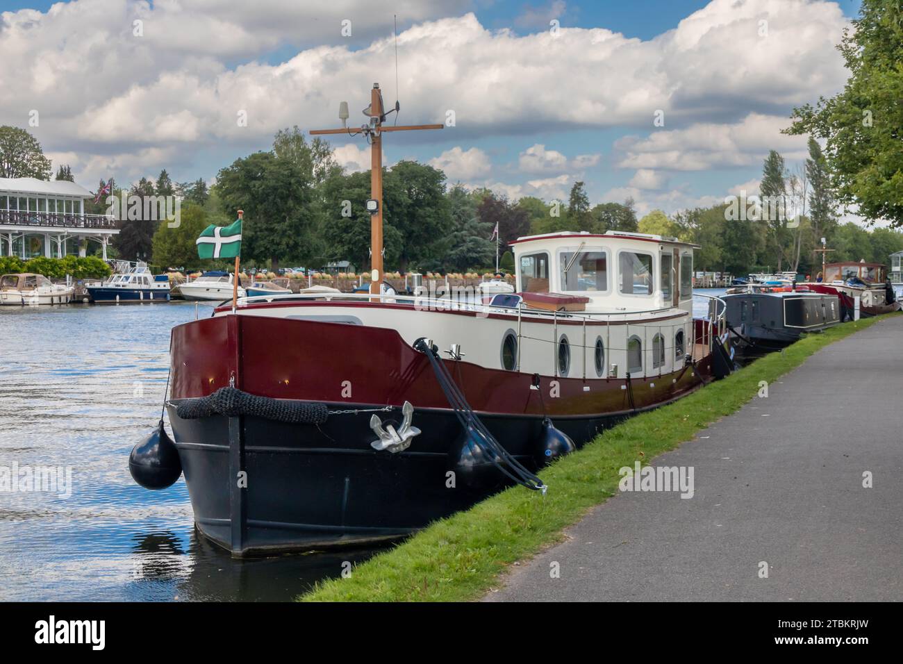 Barge an der Themse in Henley on Thames, Oxofrdshire, England, Großbritannien Stockfoto