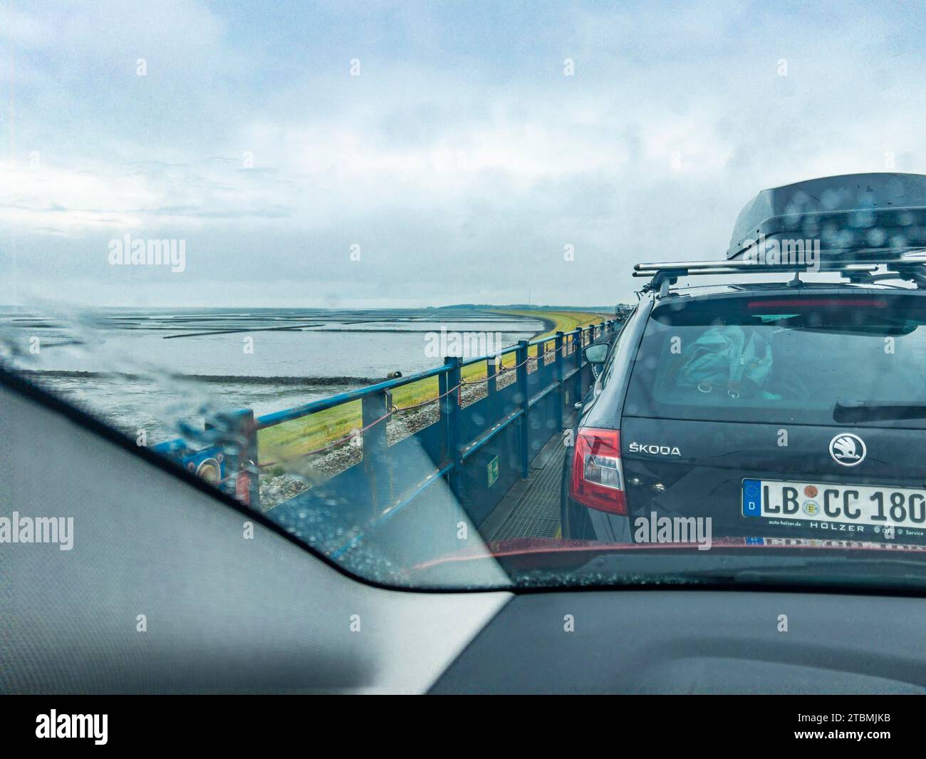 Mit dem Autozug vom Festland nach Sylt, Blue Car Train, Route NIebuell, Hindenburgdamm, Nordfriesland, Schleswig-Holstein Stockfoto