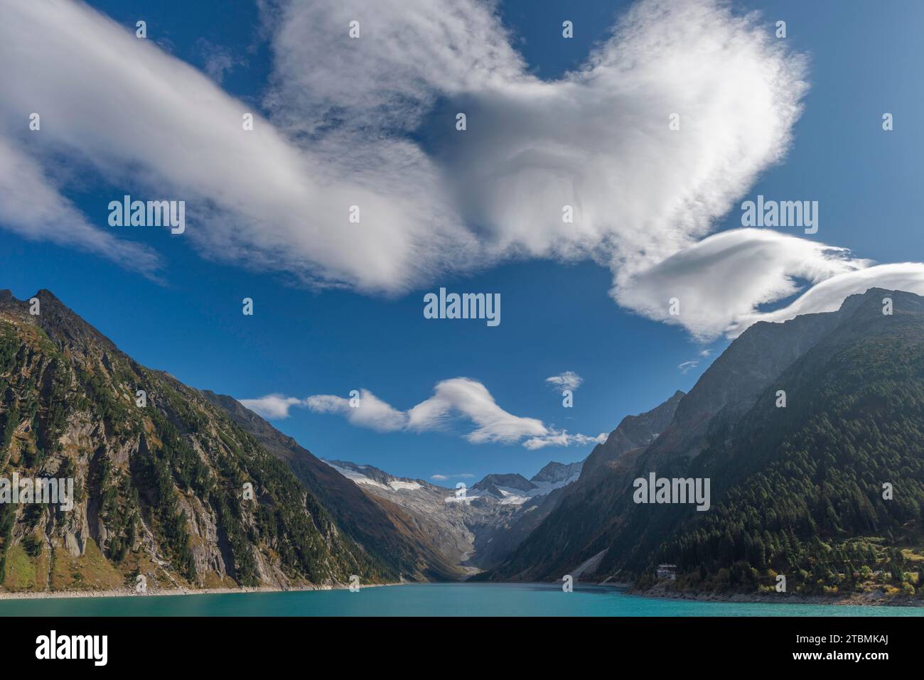 Schlegeisspeicher (1782 m), Gletscher bei Schlegeiskees, blauer Himmel, Wolkenbildung, Zillertaler Alpen, Tirol, Österreich Stockfoto