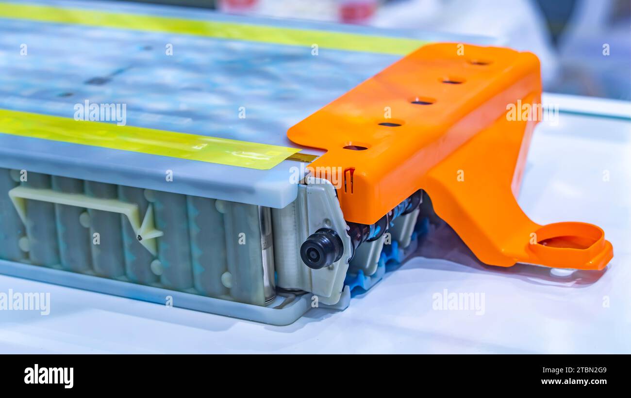 Lithium-Akkupack für Elektroautos und Stromanschlüsse Stockfoto