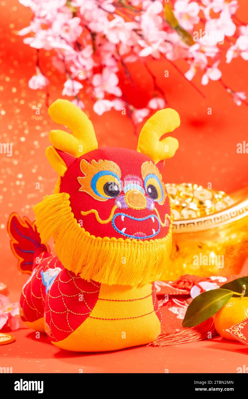 Tradition Chinesische Stoffpuppe Drache, 2024 ist das Jahr des Drachen Stockfoto