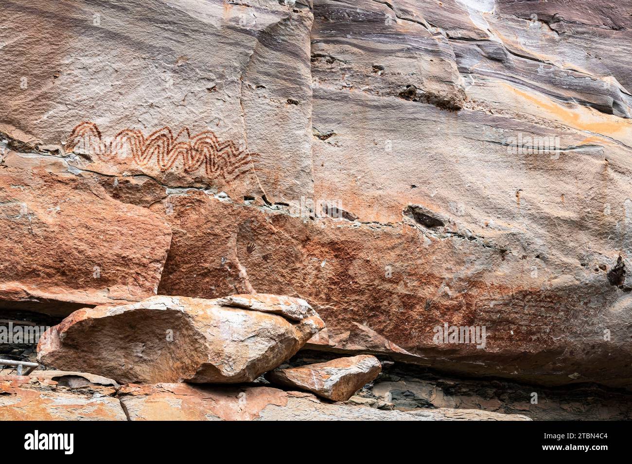 PHA Taem Nationalpark, prähistorische Felsmalereien an der Klippe des Mekong (Flusses), Stätte der Gruppe 2, Ubon Ratchathani, Isan, Thailand, Südostasien, Asien Stockfoto