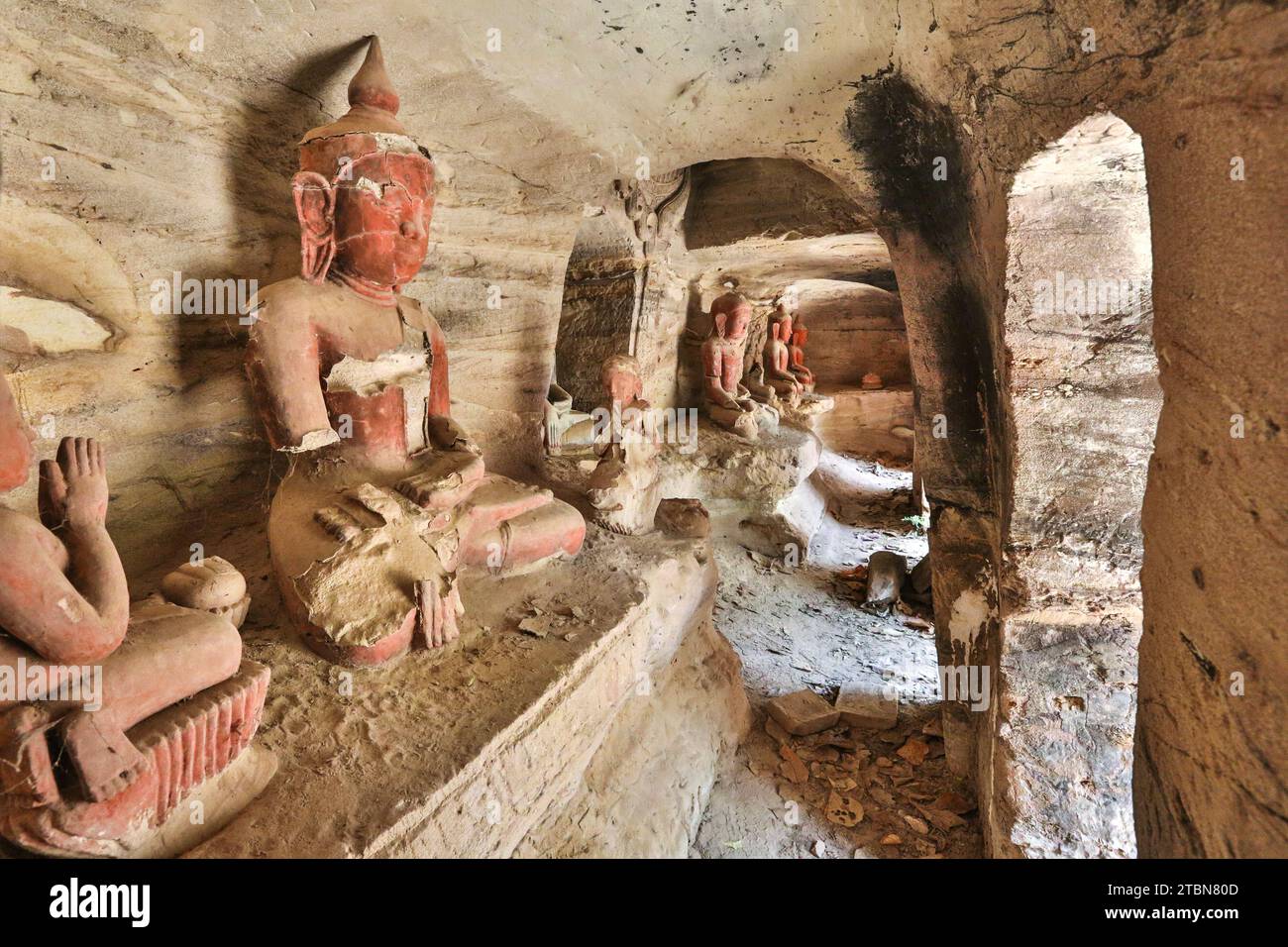 Der Höhlenkomplex Phowintaung (ဖိုလ်ဝင်တောင်), in der Nähe von Monywa, Myanmar, den Höhlen Shweba Taung, Pho Win Taung, Stockfoto