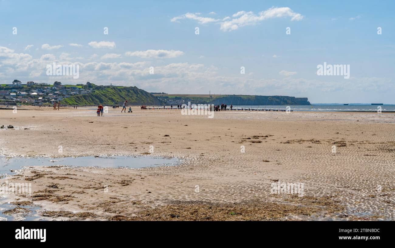 Landschaft am Gold Beach in der Nähe von Arromanches-les-Bains, einer der fünf Gebiete der alliierten Invasion des von Deutschland besetzten Frankreich in der Normandie Stockfoto