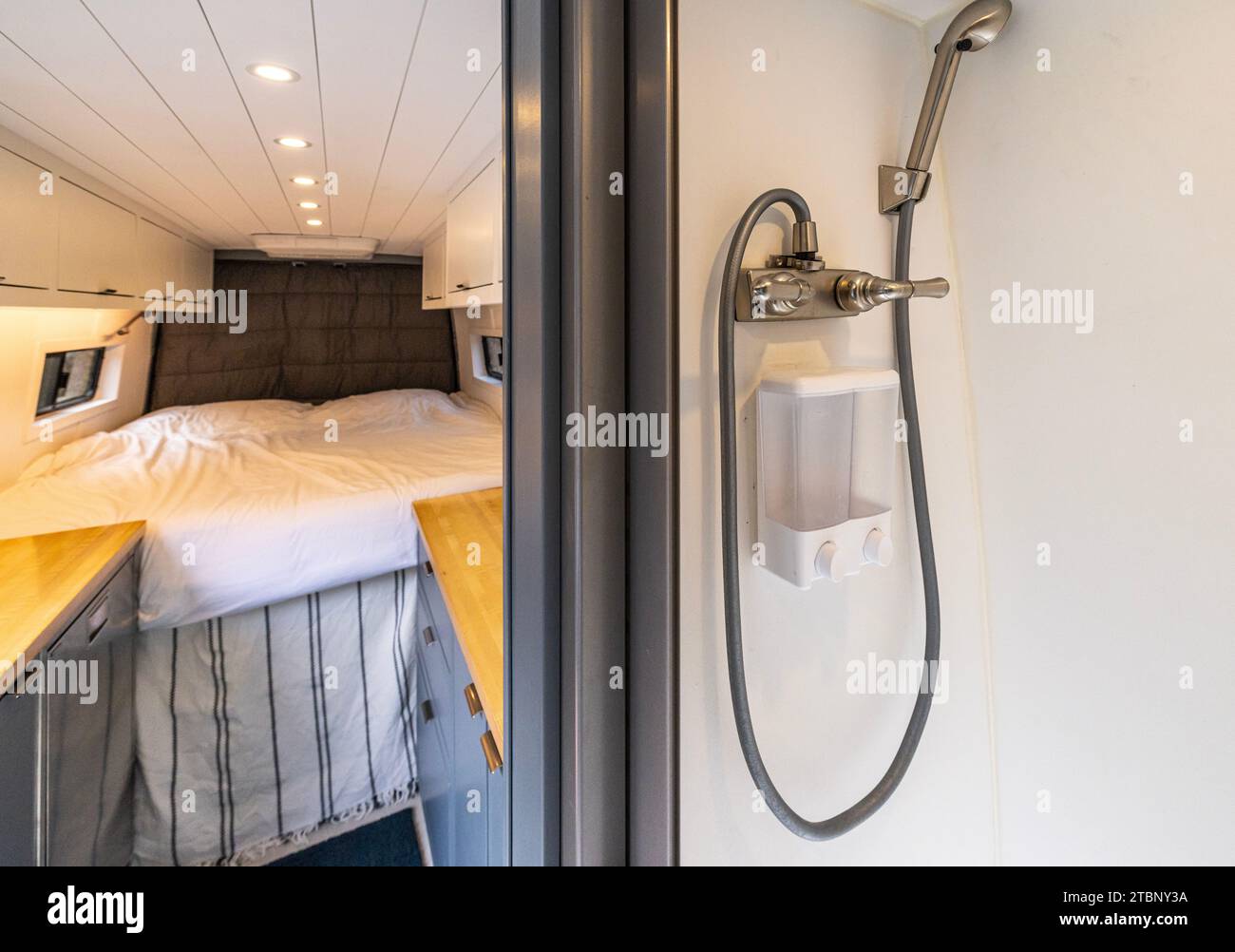 Camper interior -Fotos und -Bildmaterial in hoher Auflösung – Alamy